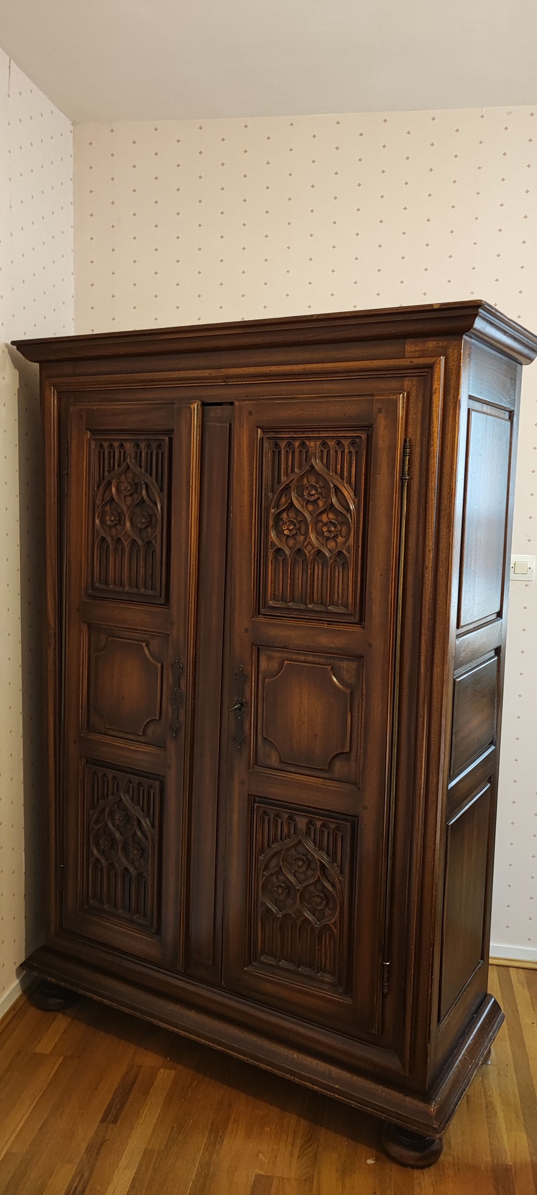 Wardrobe in Gothic style