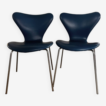 Chaises Fourmi, design Arne Jacobsen pour Fritz Hansen