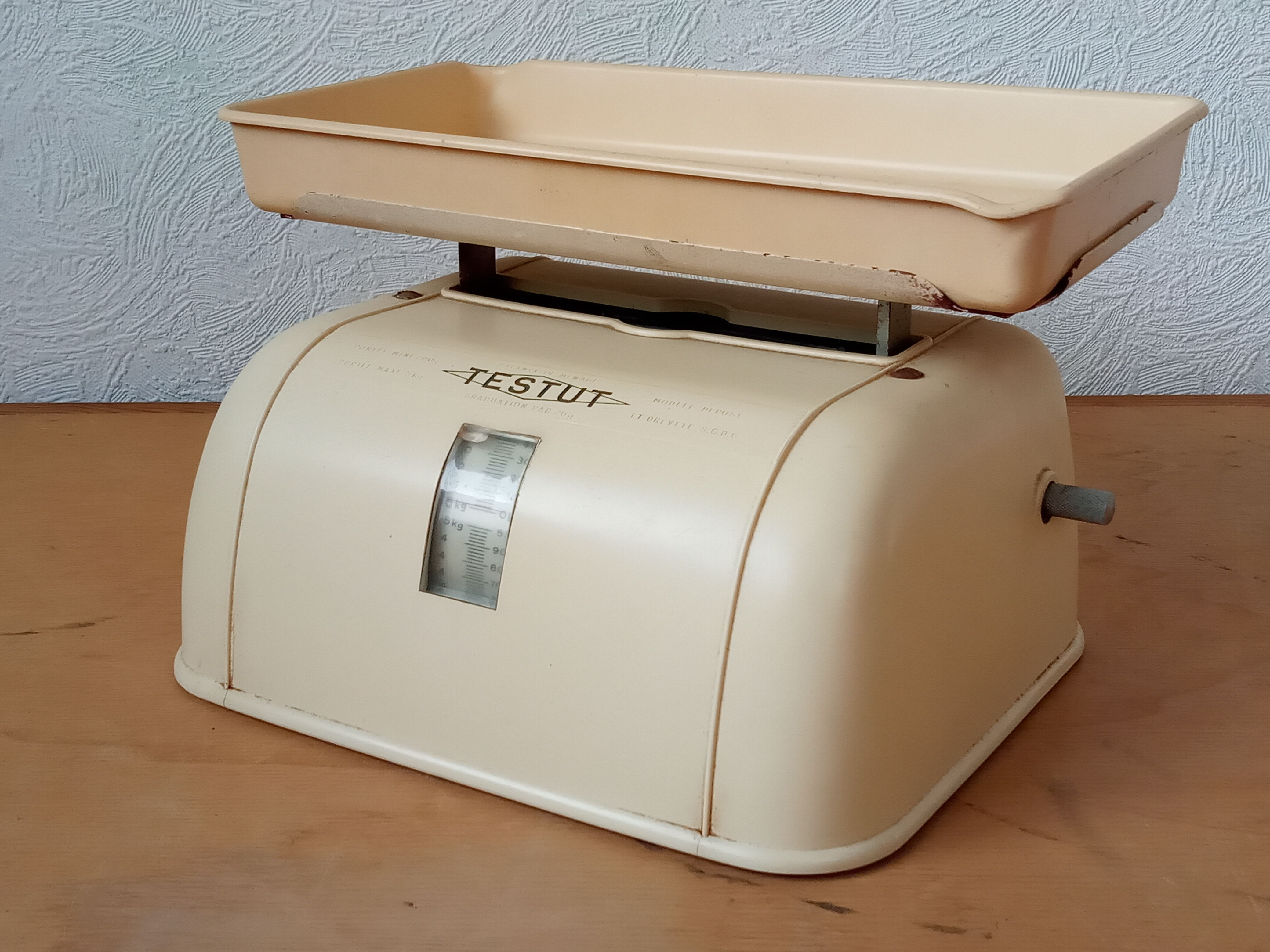 Testut kitchen scale, 50s