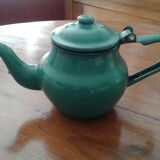 Small green enamelled pourer
