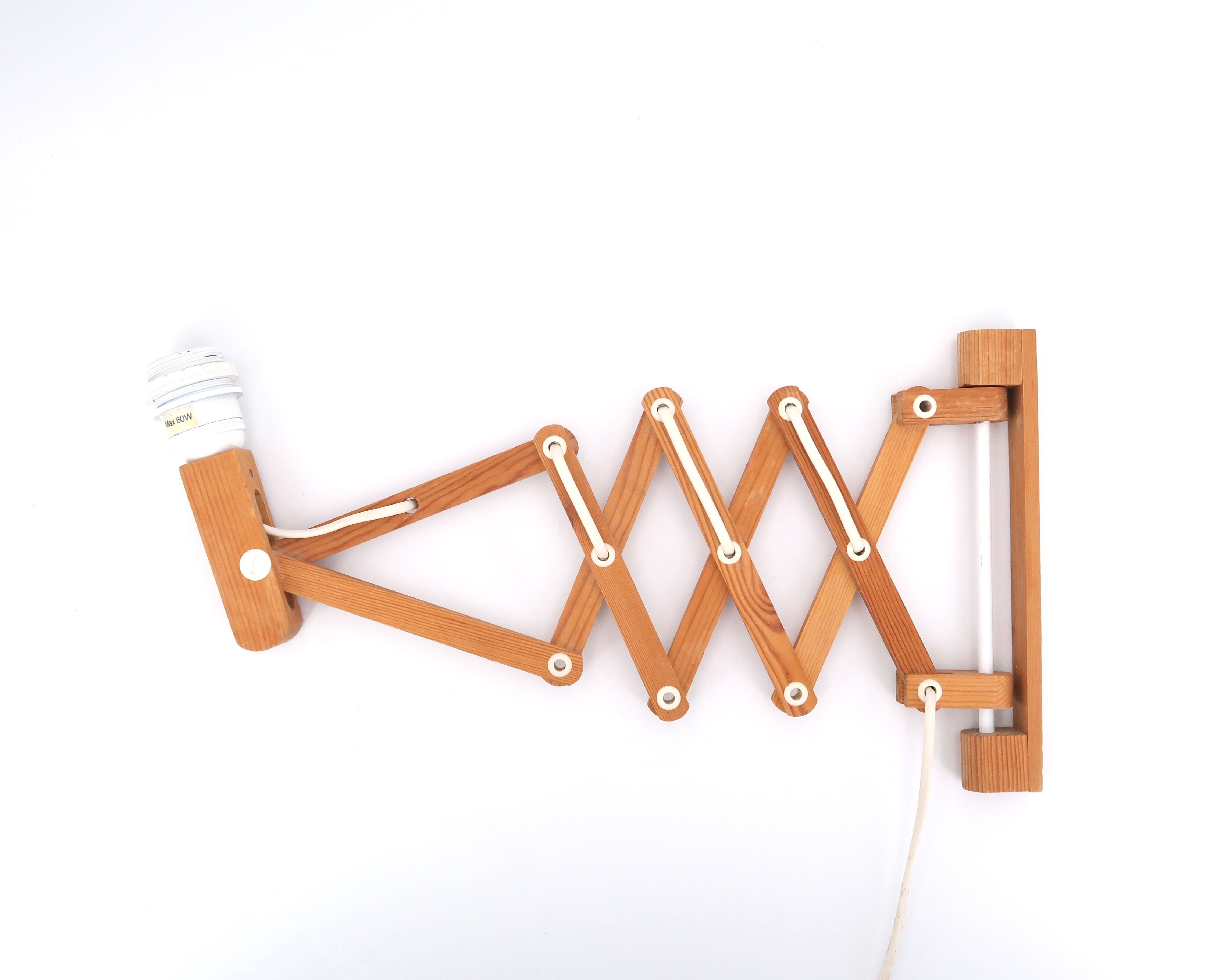 Extendable wooden wall lamp by Translandia, 60s