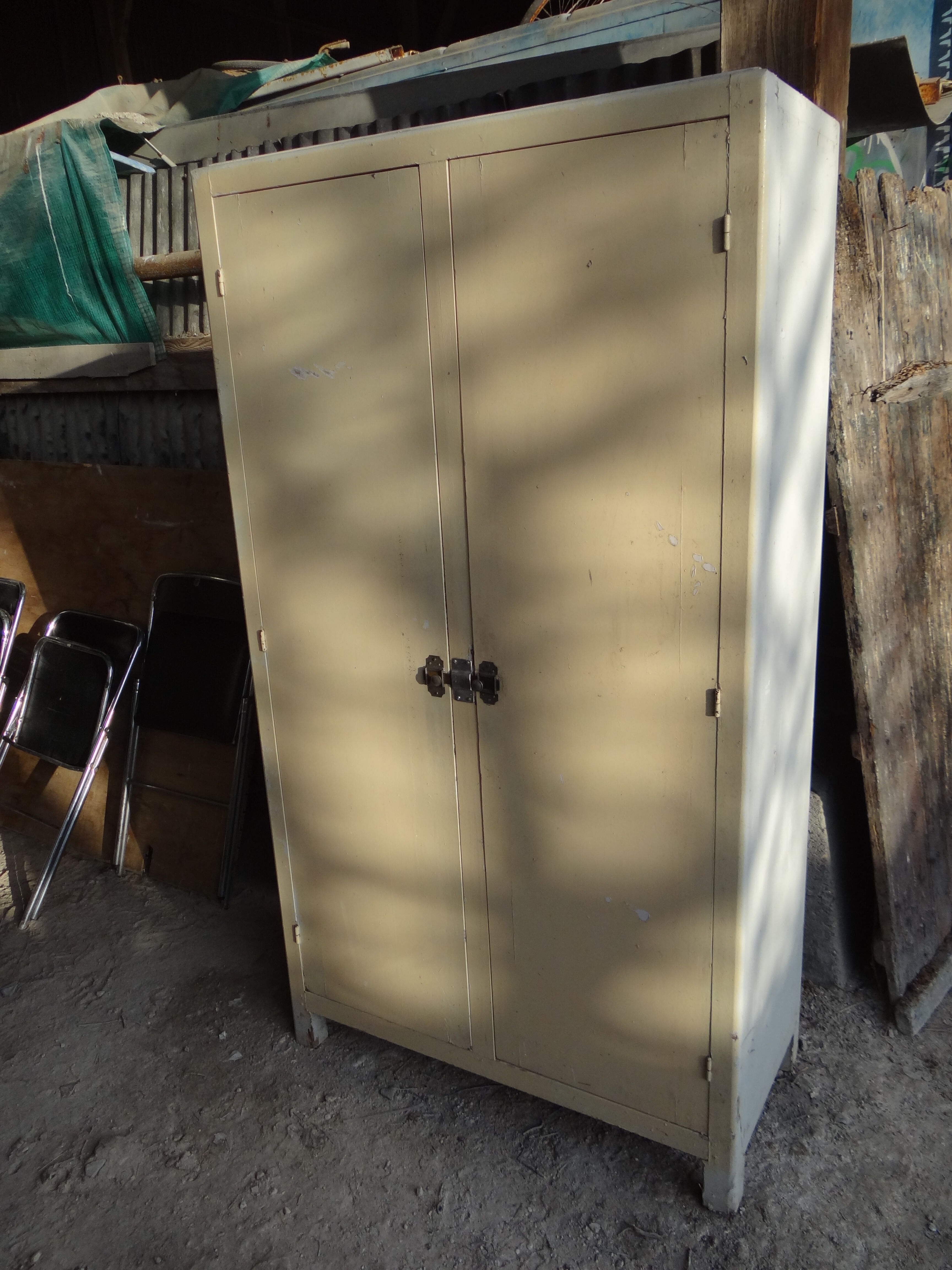 1950s Parisian wardrobe