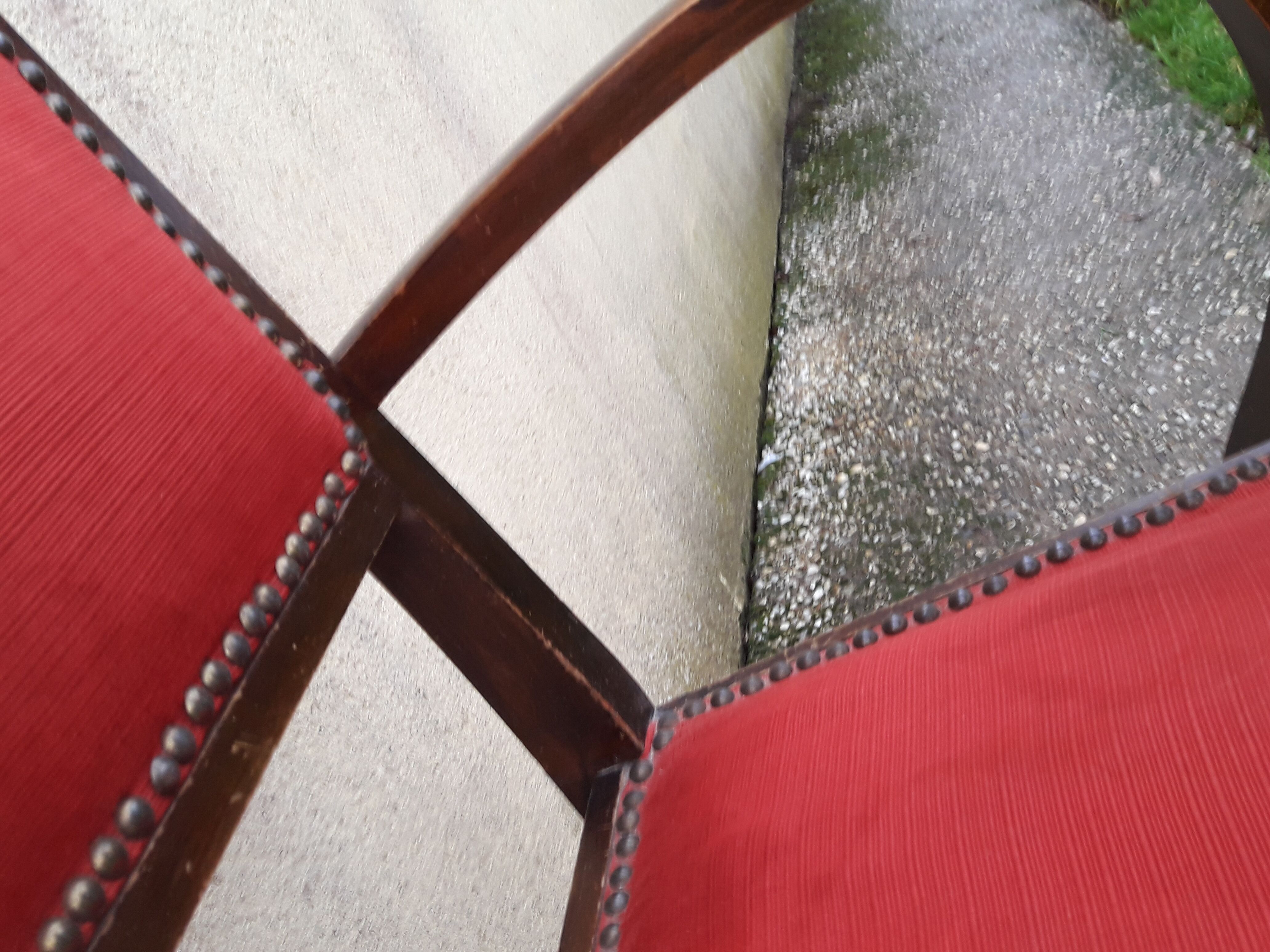 Bridge chair in red ribbed fabric