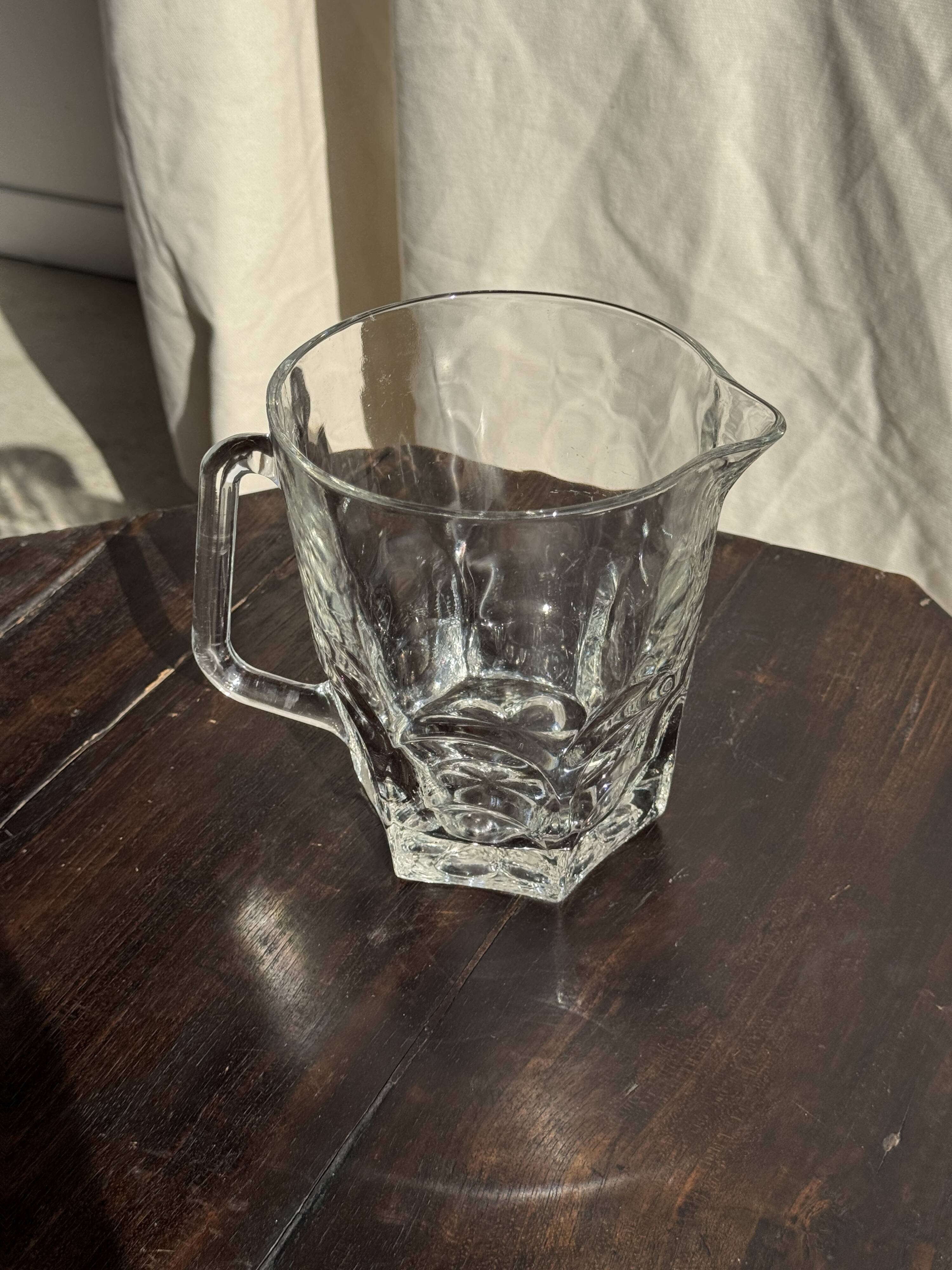 Large glass water jug with handle, hexagonal base, H15 D20.