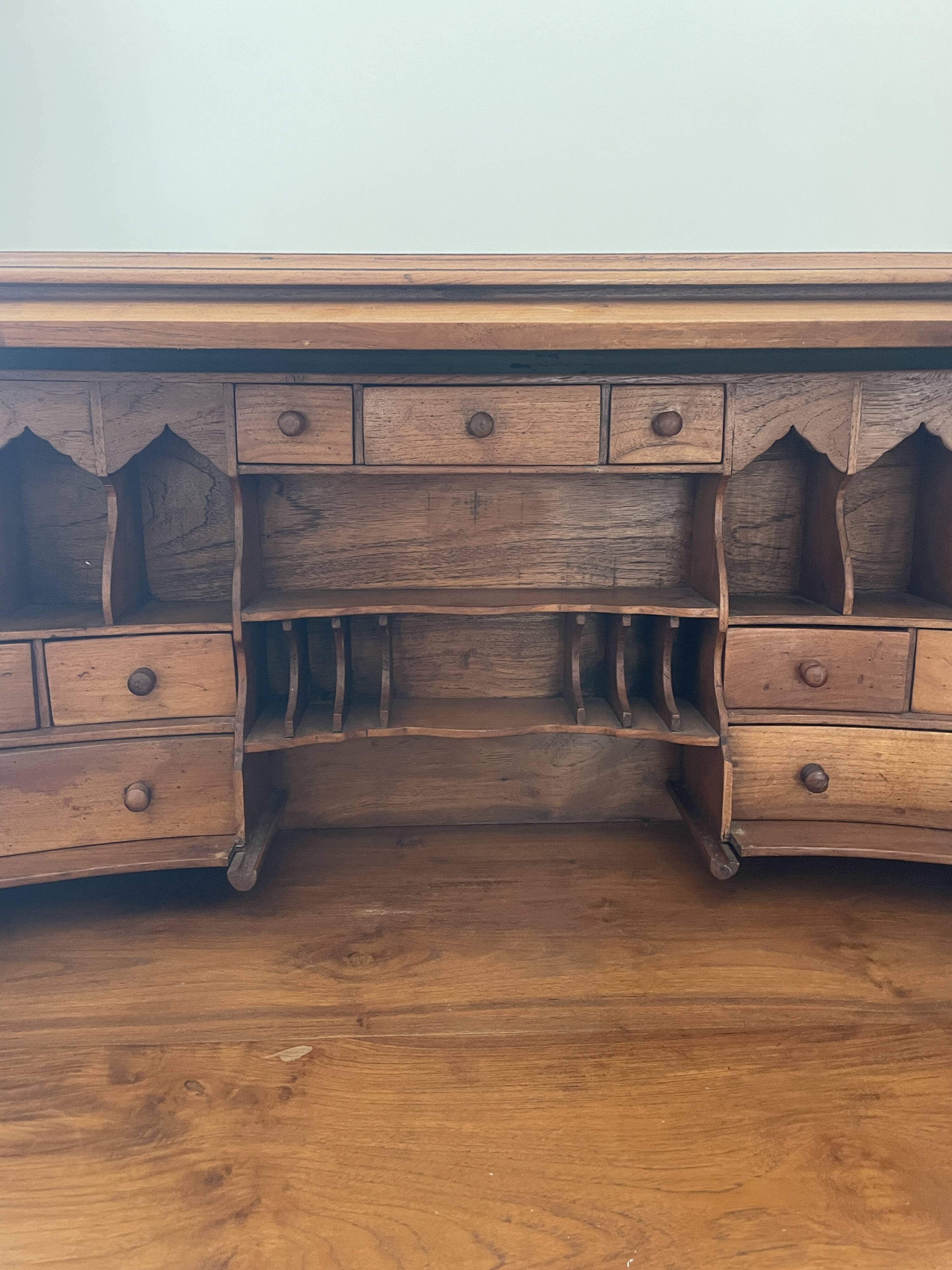 Antique American desk with curtain – original model from the 1920s/30s.