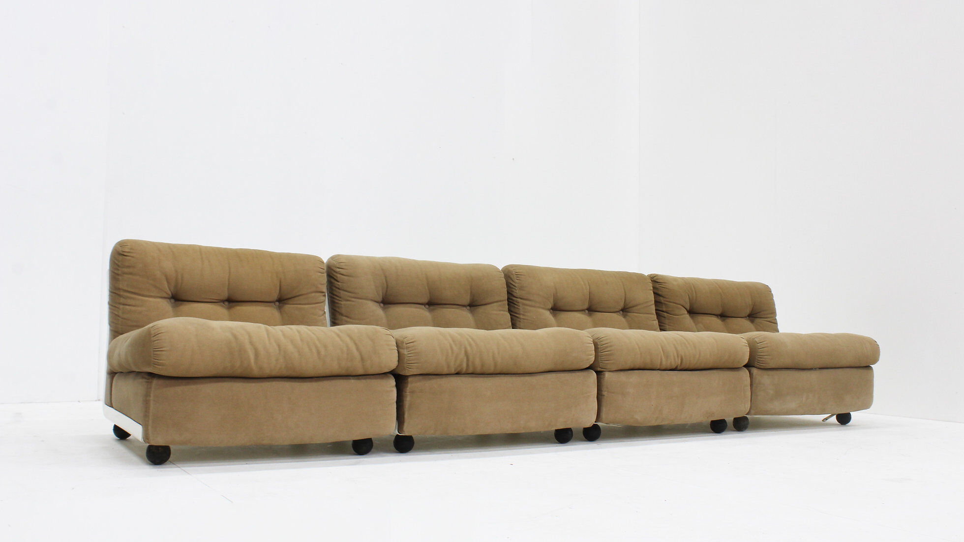 Vintage Amanta lounge chairs by Mario Bellini for C&B Italia, set of 4