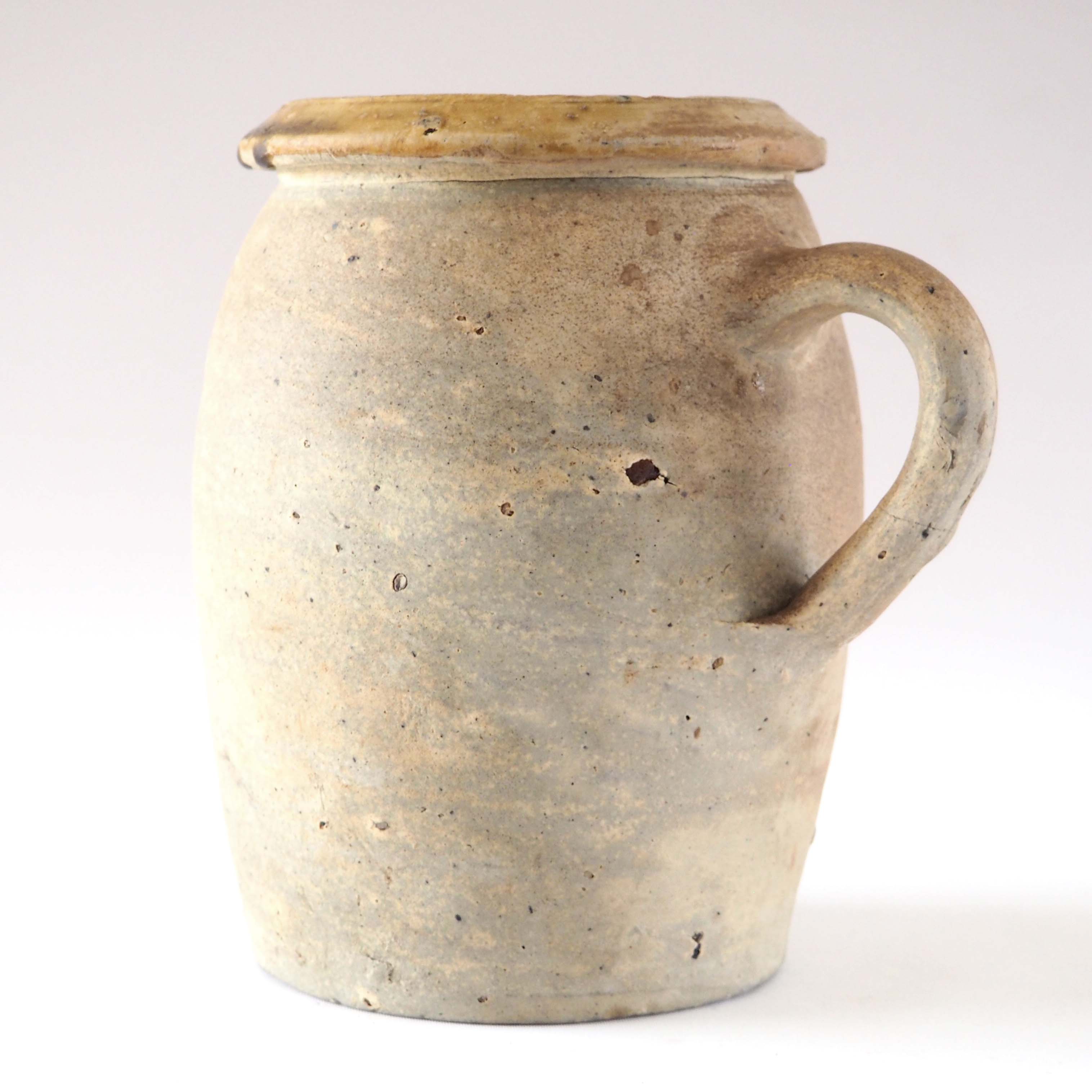 Raw handle pot