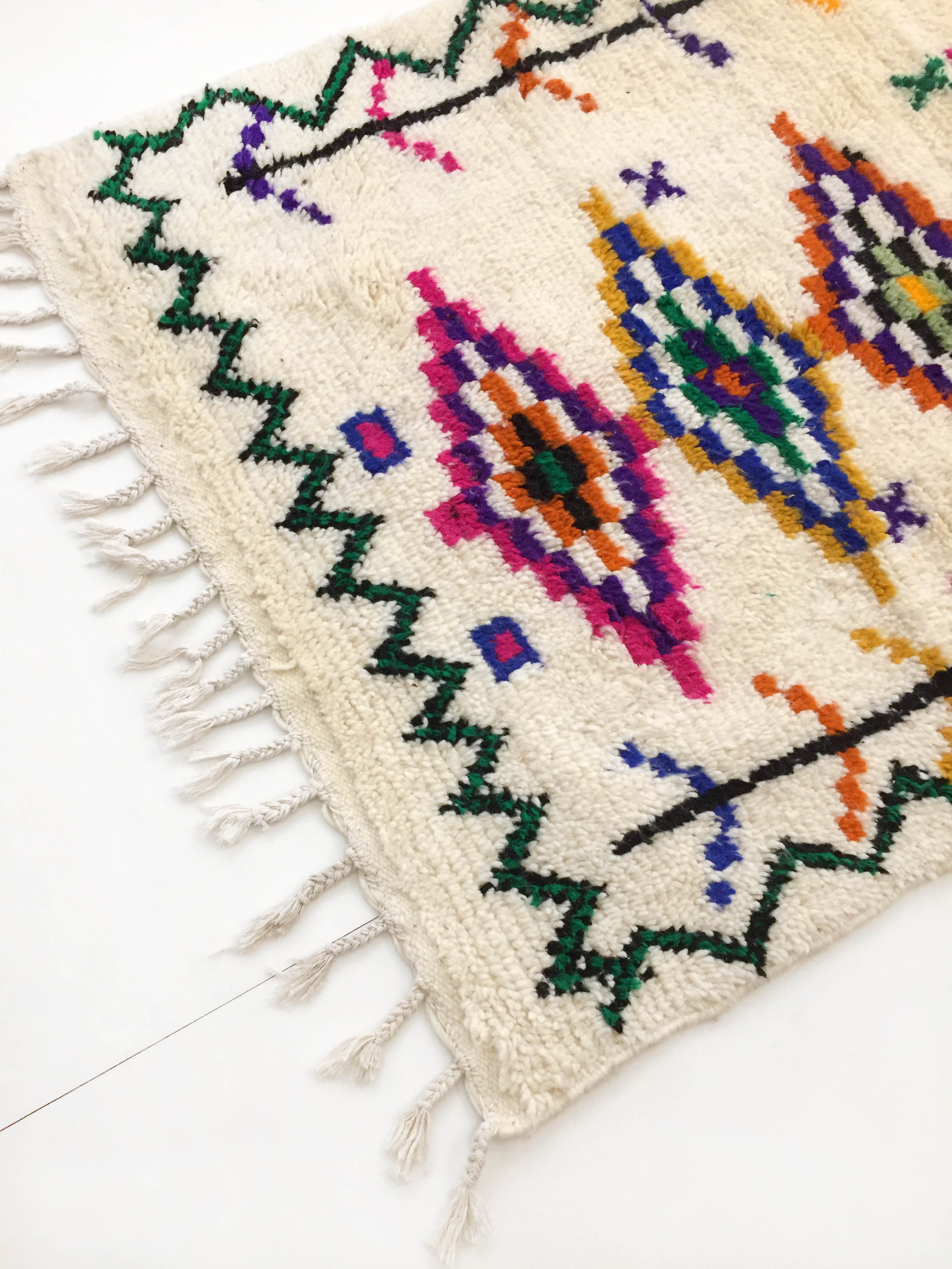 Moroccan Berber carpet azilal ecru with colorful patterns 172x105cm
