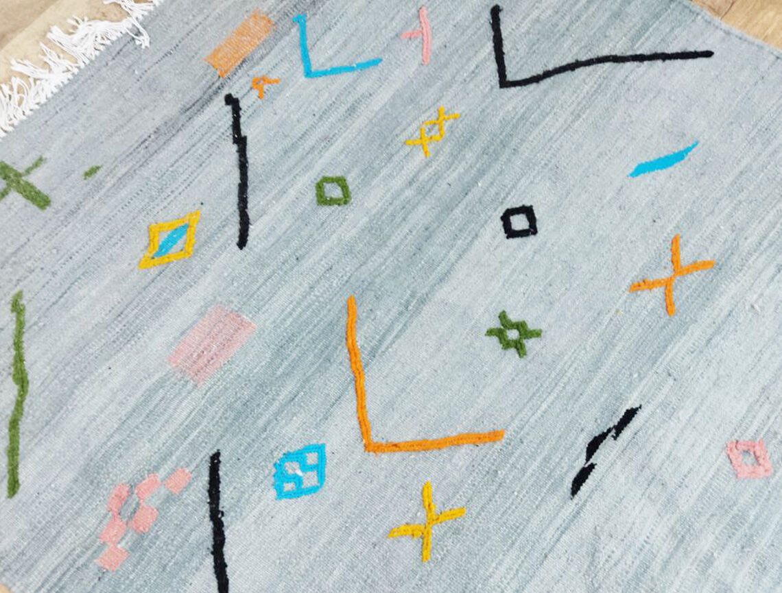 Handmade moroccan berber carpet 208 x 149 cm