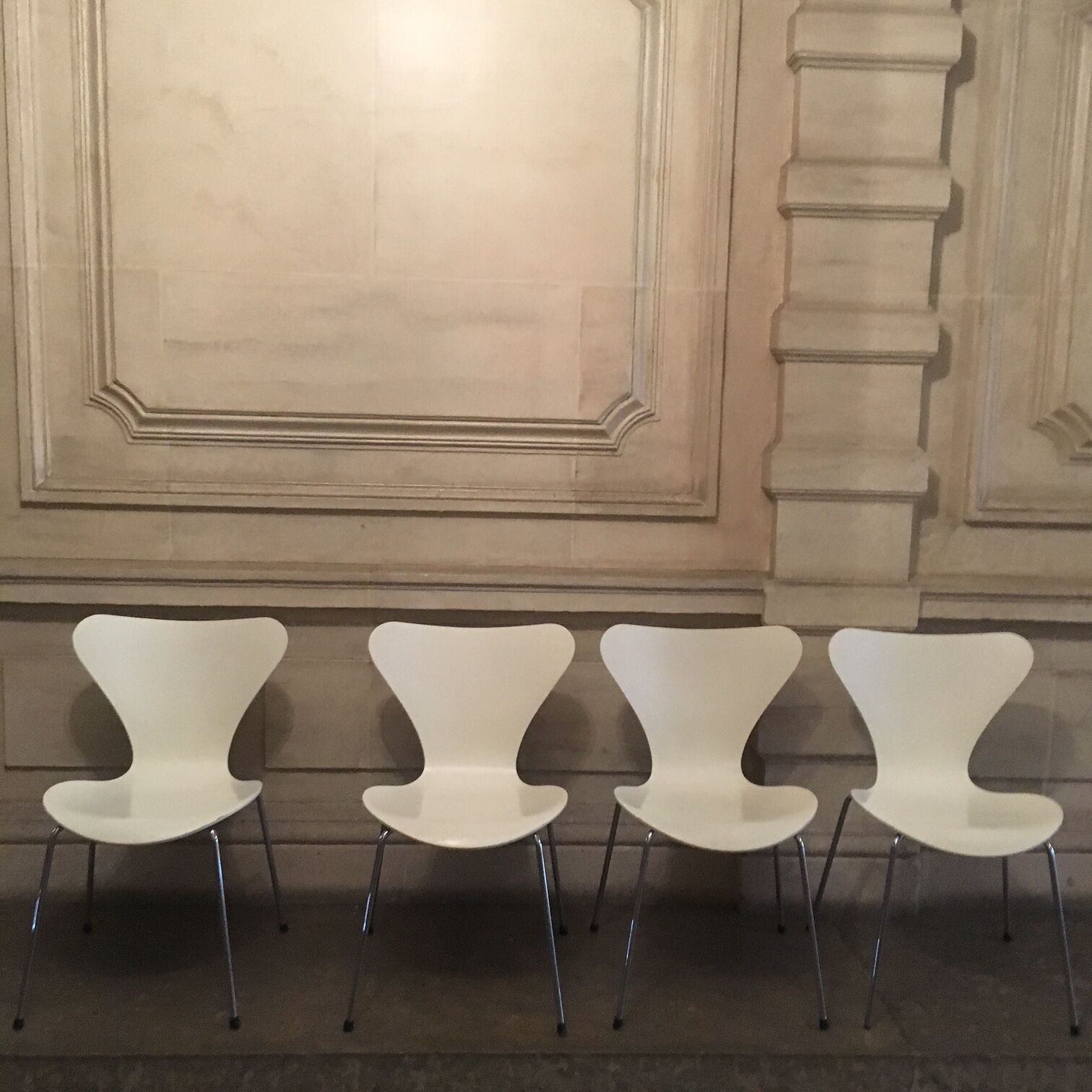 Chair model 3107 Arne Jacobsen for Fritz Hansen