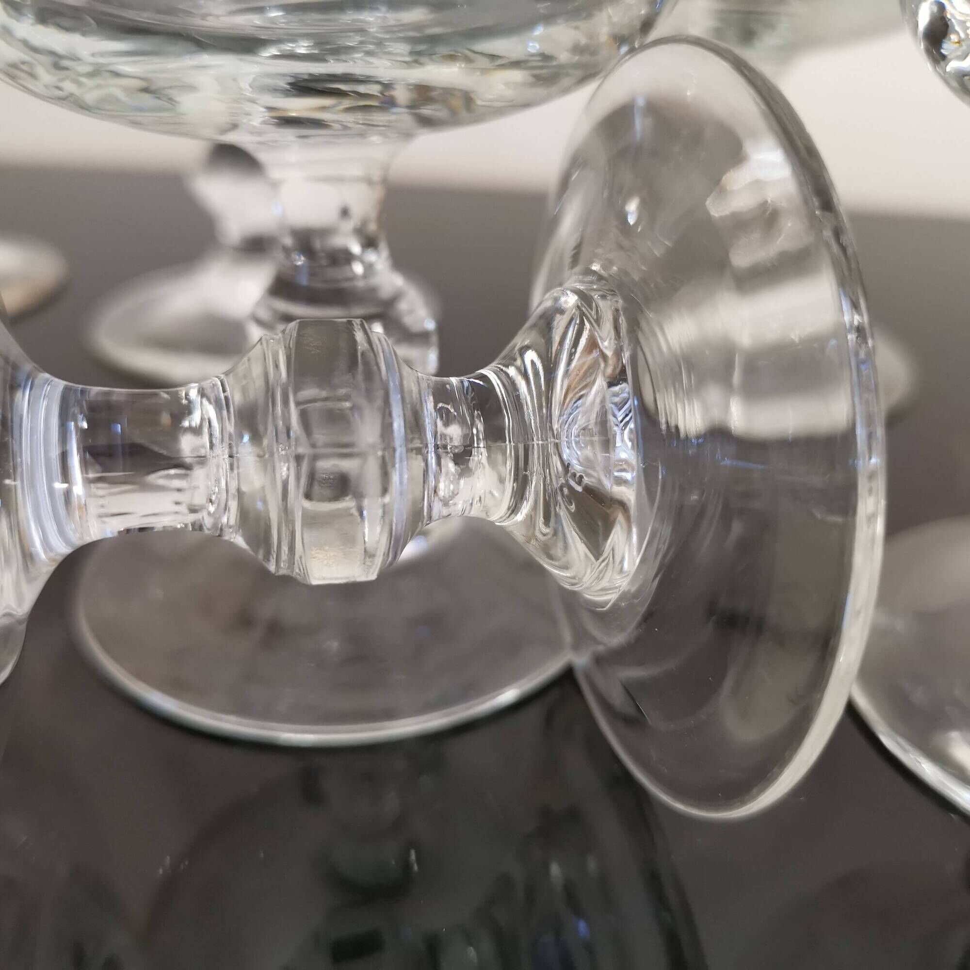 Set of 8 red wine glasses on crystal legs decorated with grapes and vine branches Luminarc