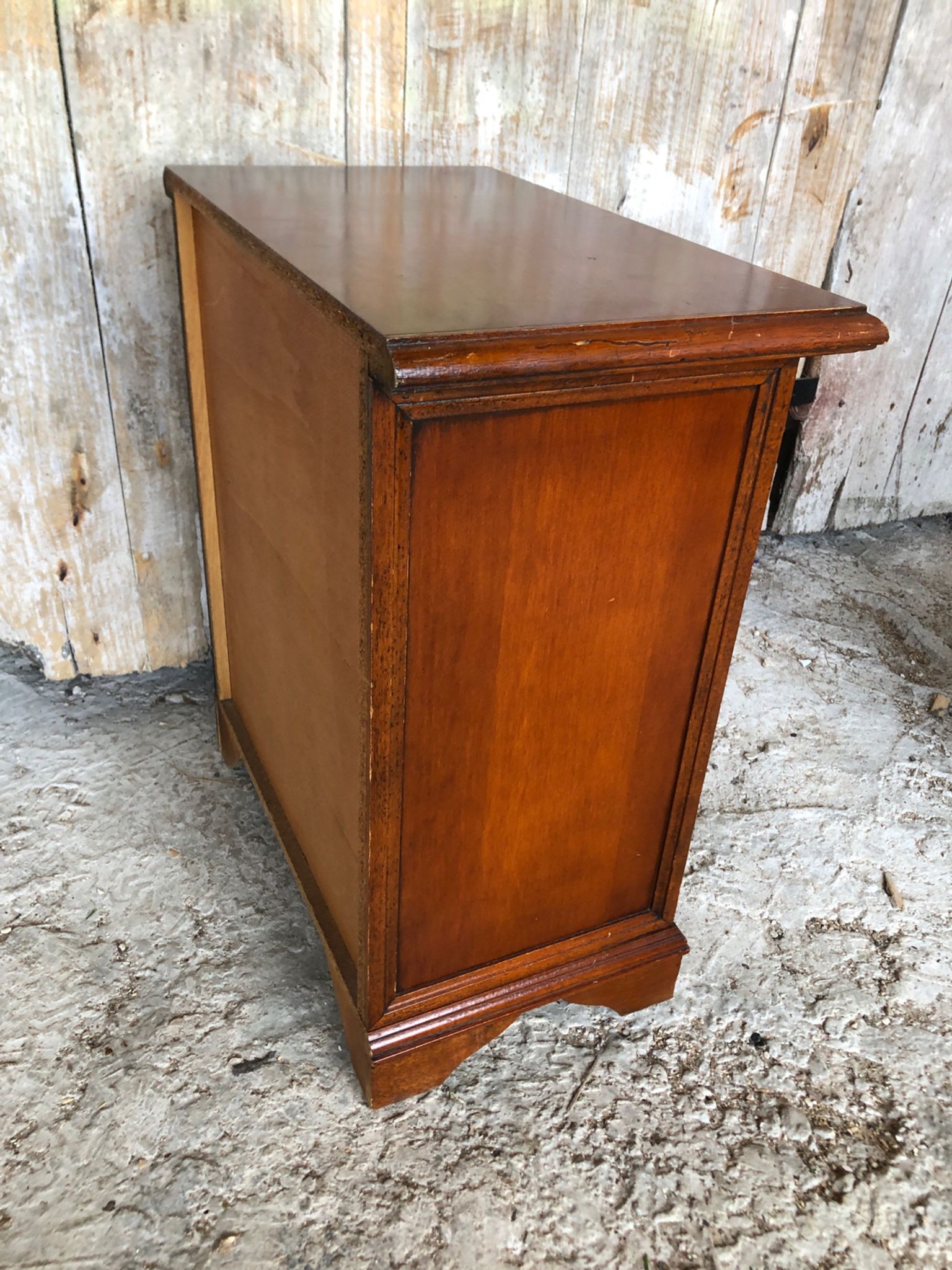 Chest of drawers and bedside tables
