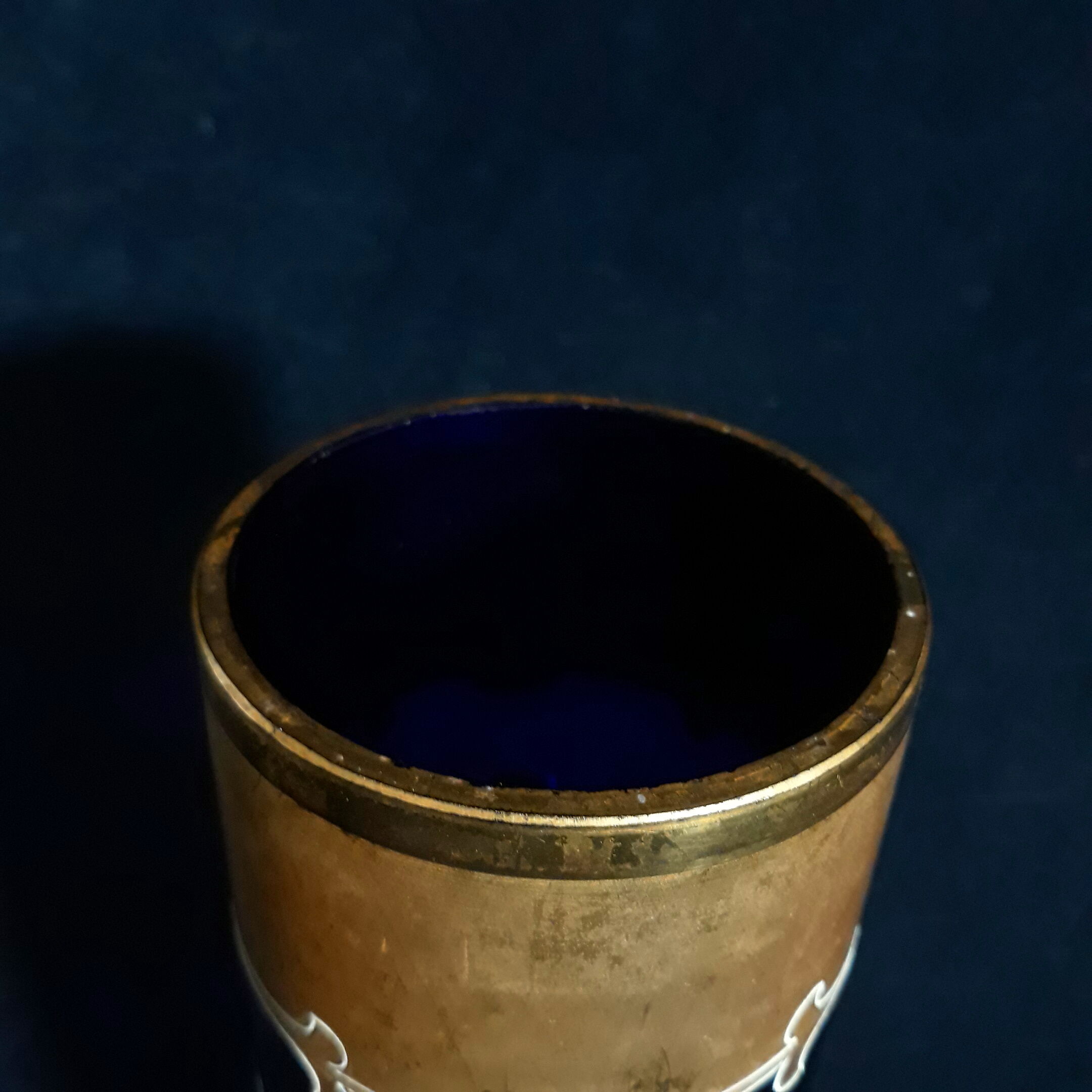 Vase Jugendstil en bleu cobalt avec guirlandes en email doré