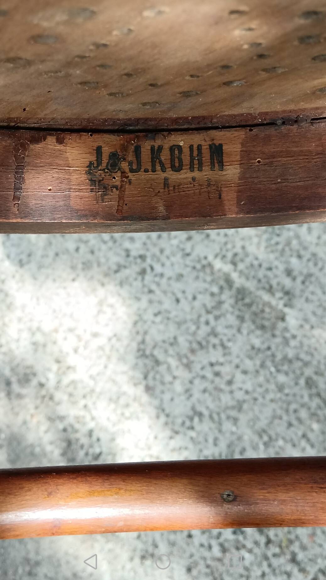 Bsitrot chair in curved wood signed J&J Kohn, Vienna 1930