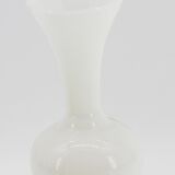 Vase en opaline blanc fleurs