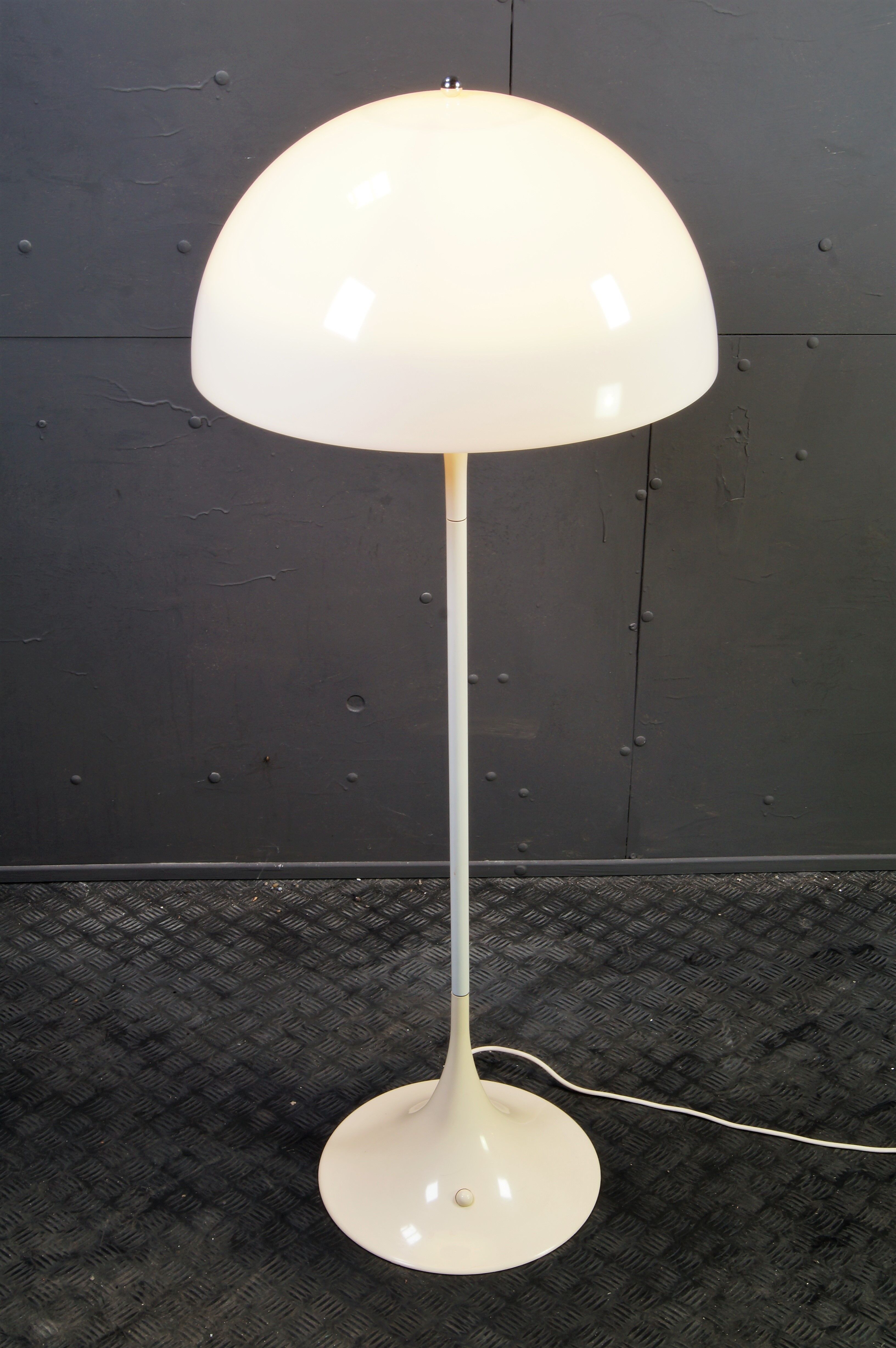 Phantella floorlamp - Verner Panton for Louis Poulsen