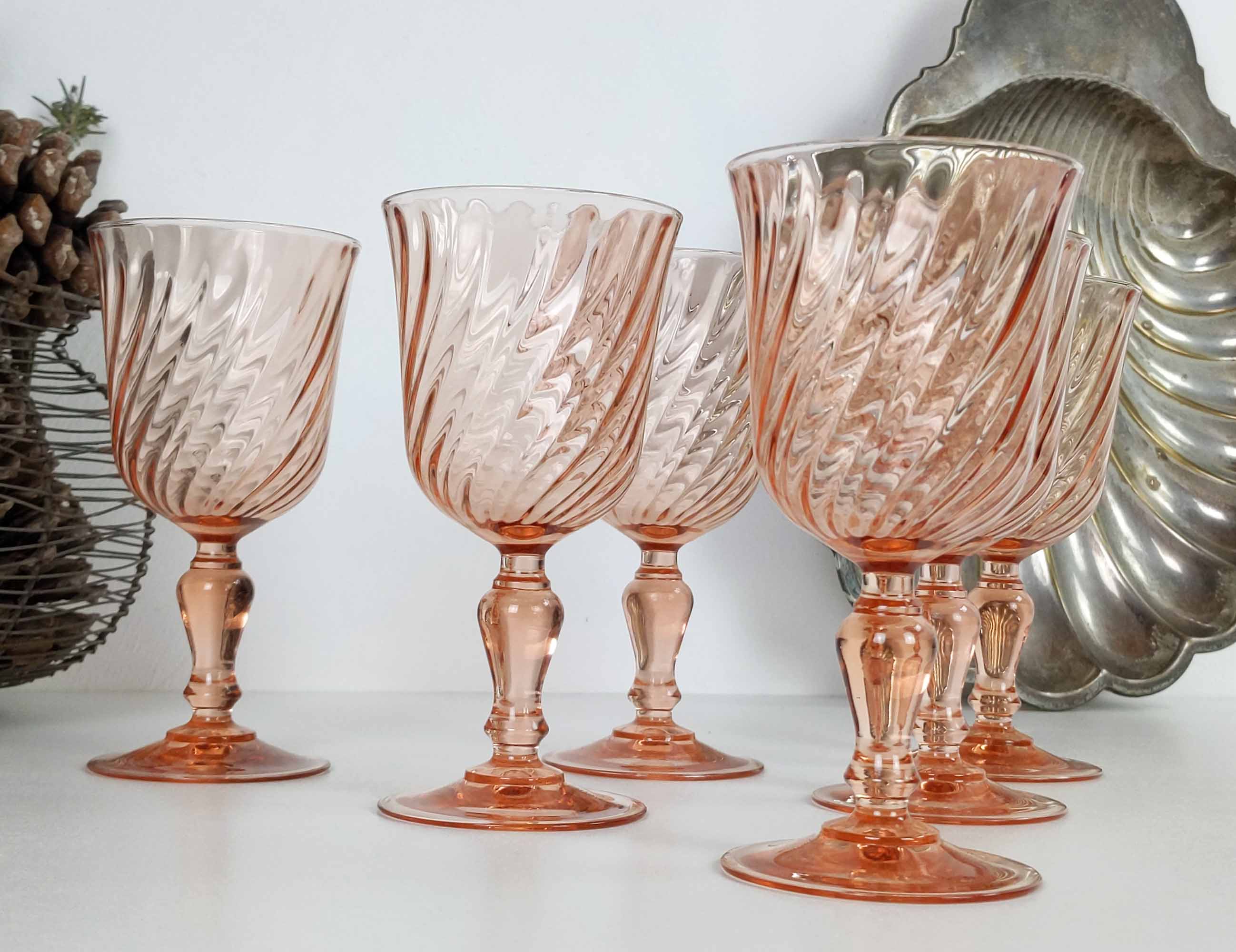 6 glasses a rose wine