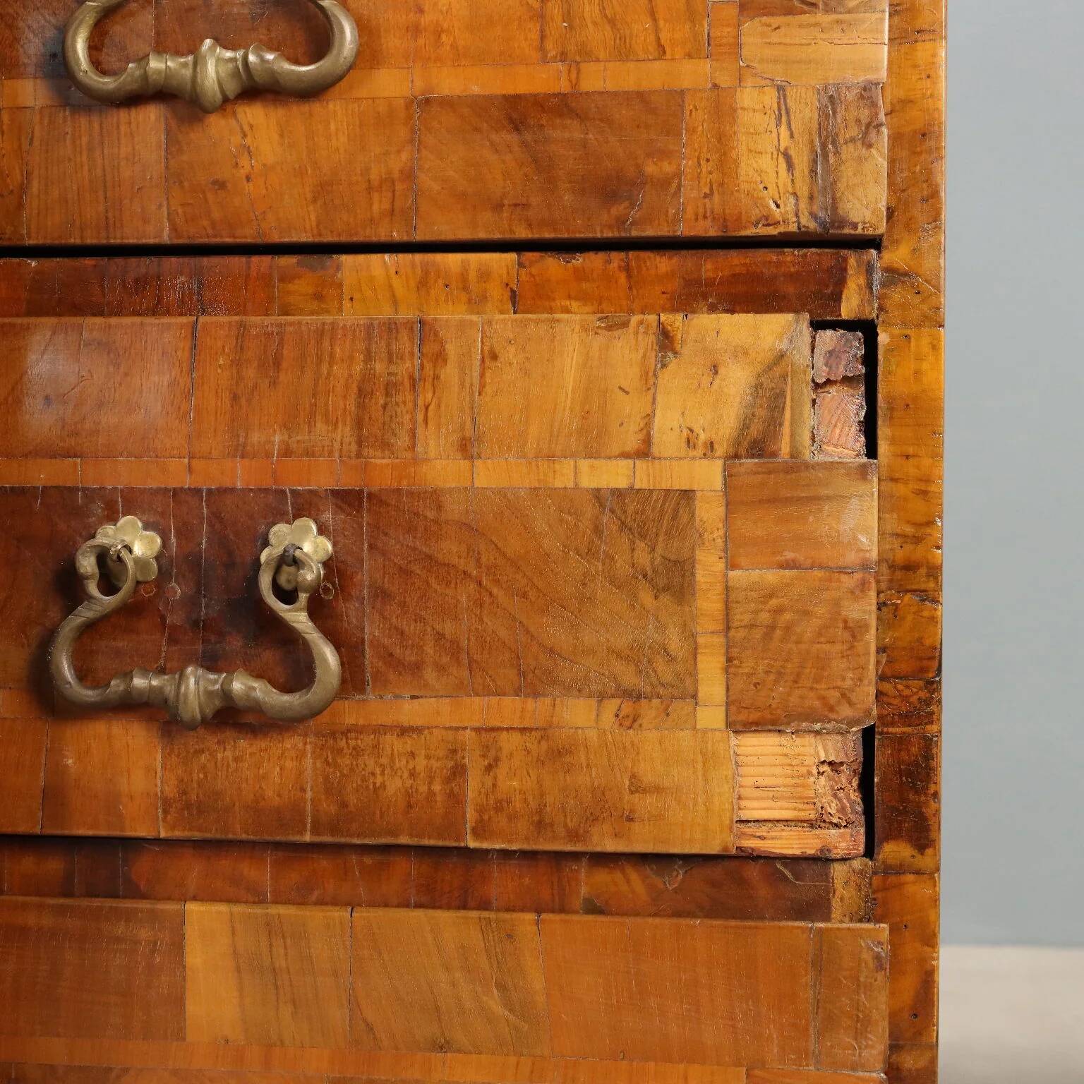 Walnut desk - Italy 18th century