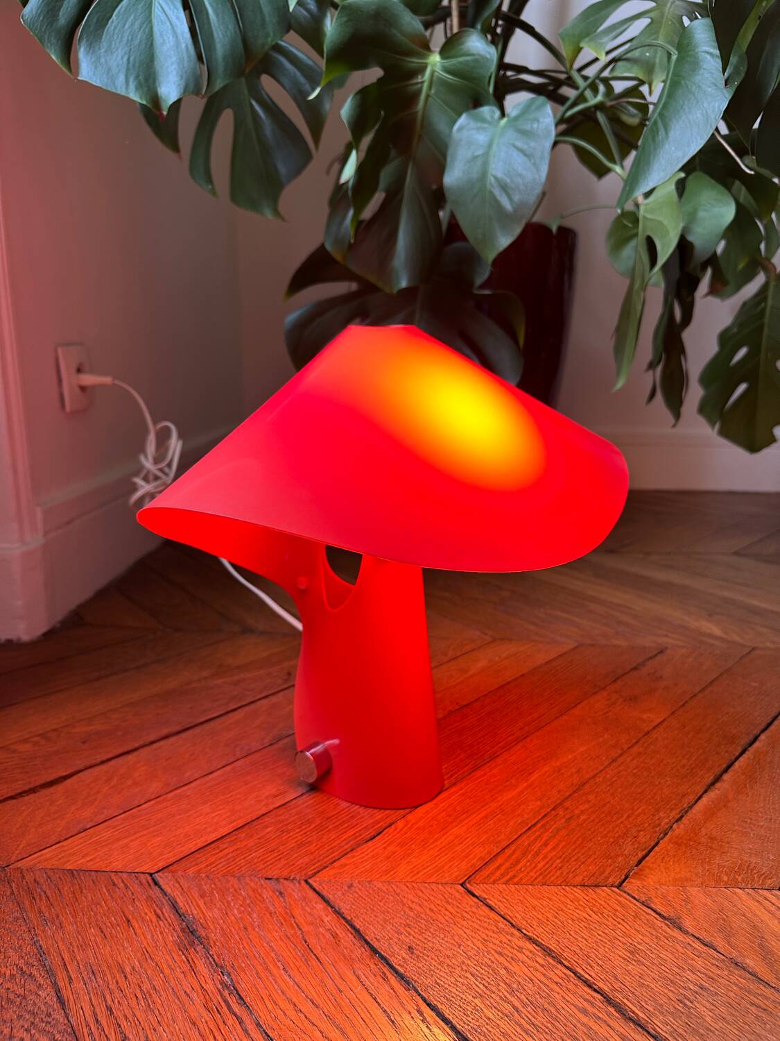 Lampe de style Raoul Raba des années 1970.