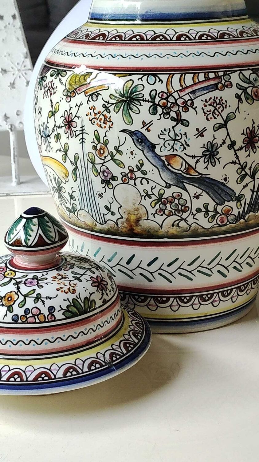 Potiche/ginger pot, tea reproduction xviith museum, art and deco, hand painted signed