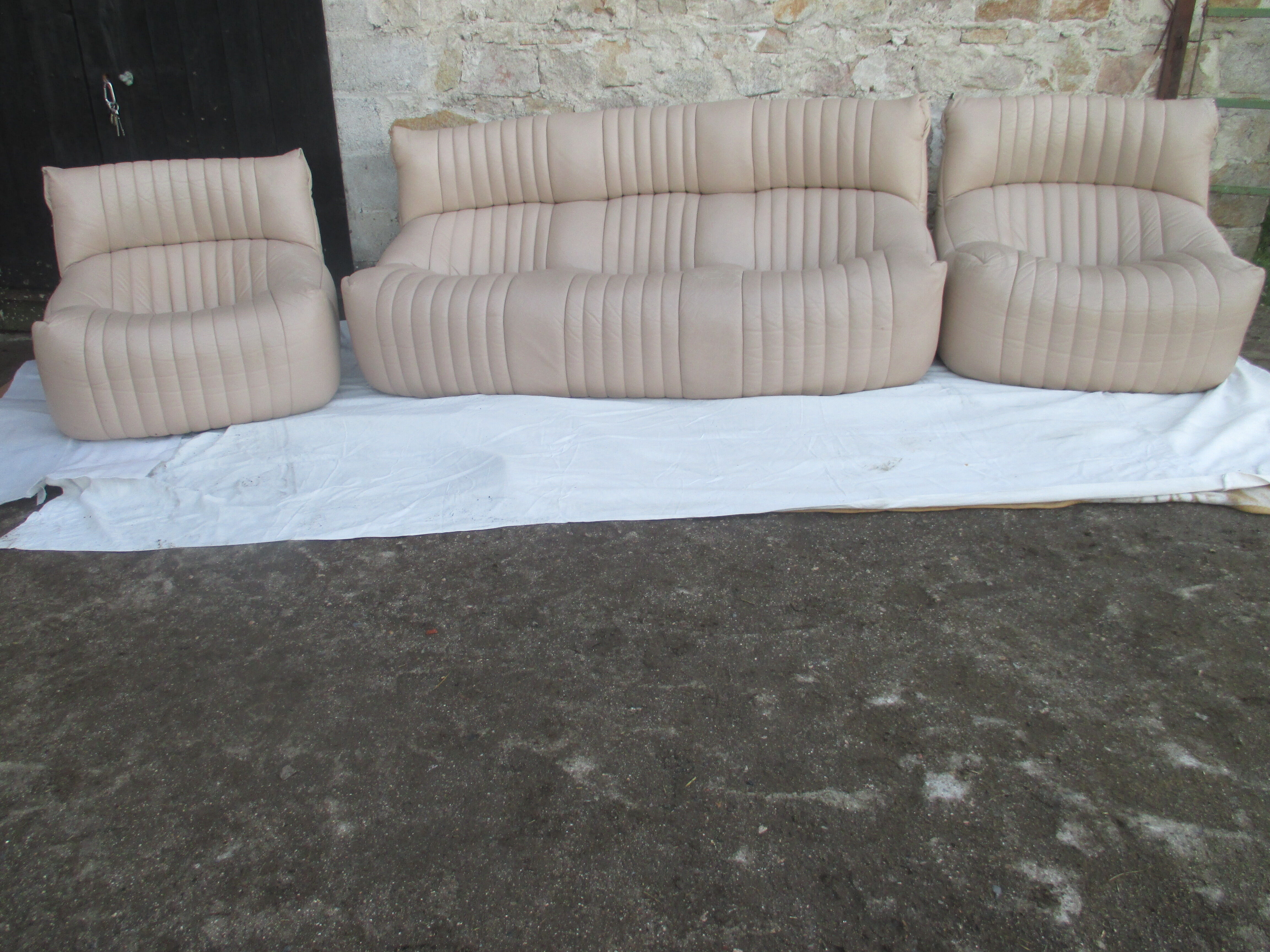 Sofa and 2 leather armchairs Ligne Roset Michel Ducaroy 1980
