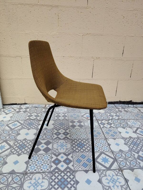 Chaise tonneau Pierre Guariche