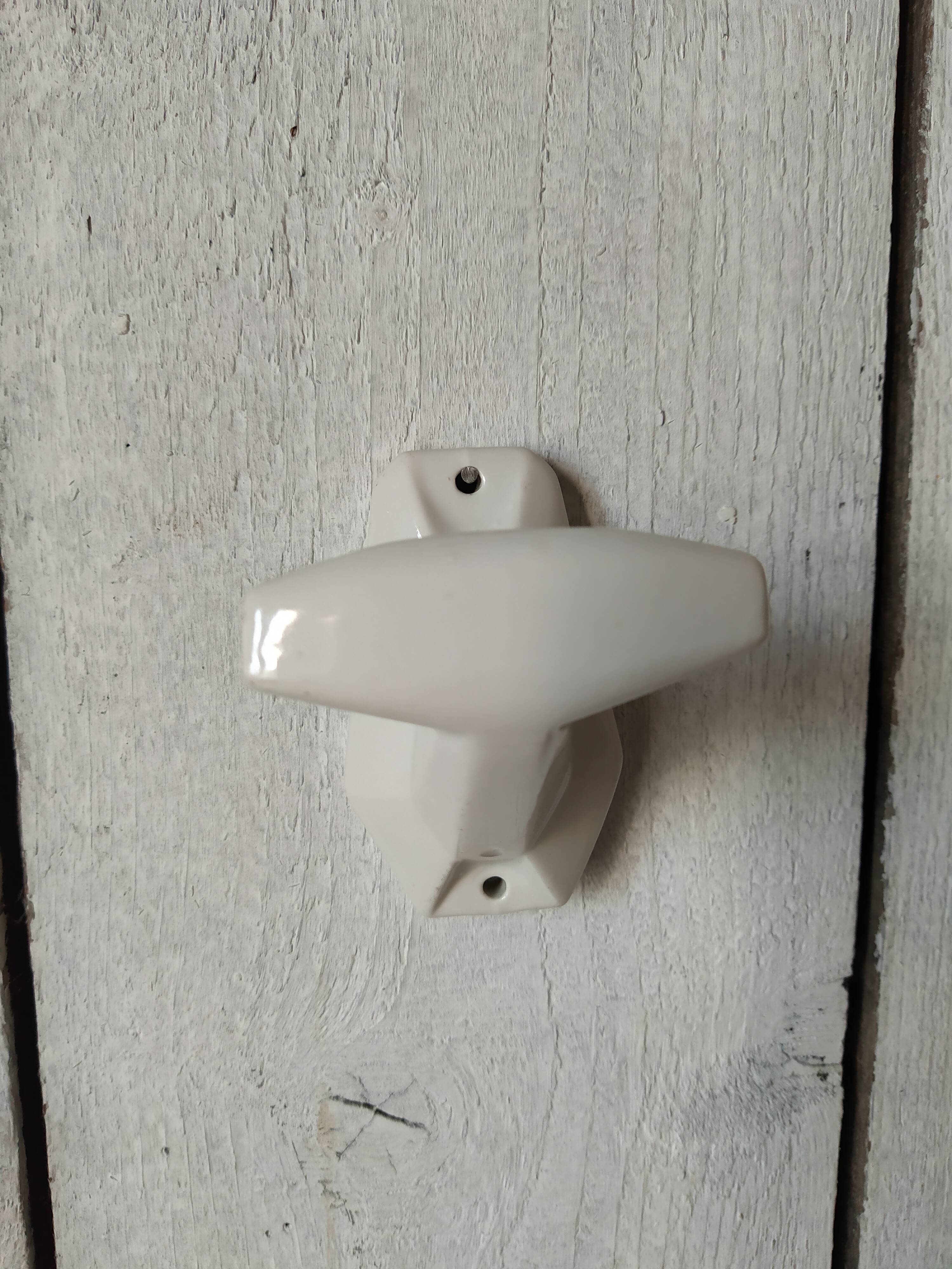 Patères en porcelaine