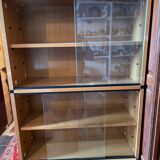 Display in ash and lacquered metal