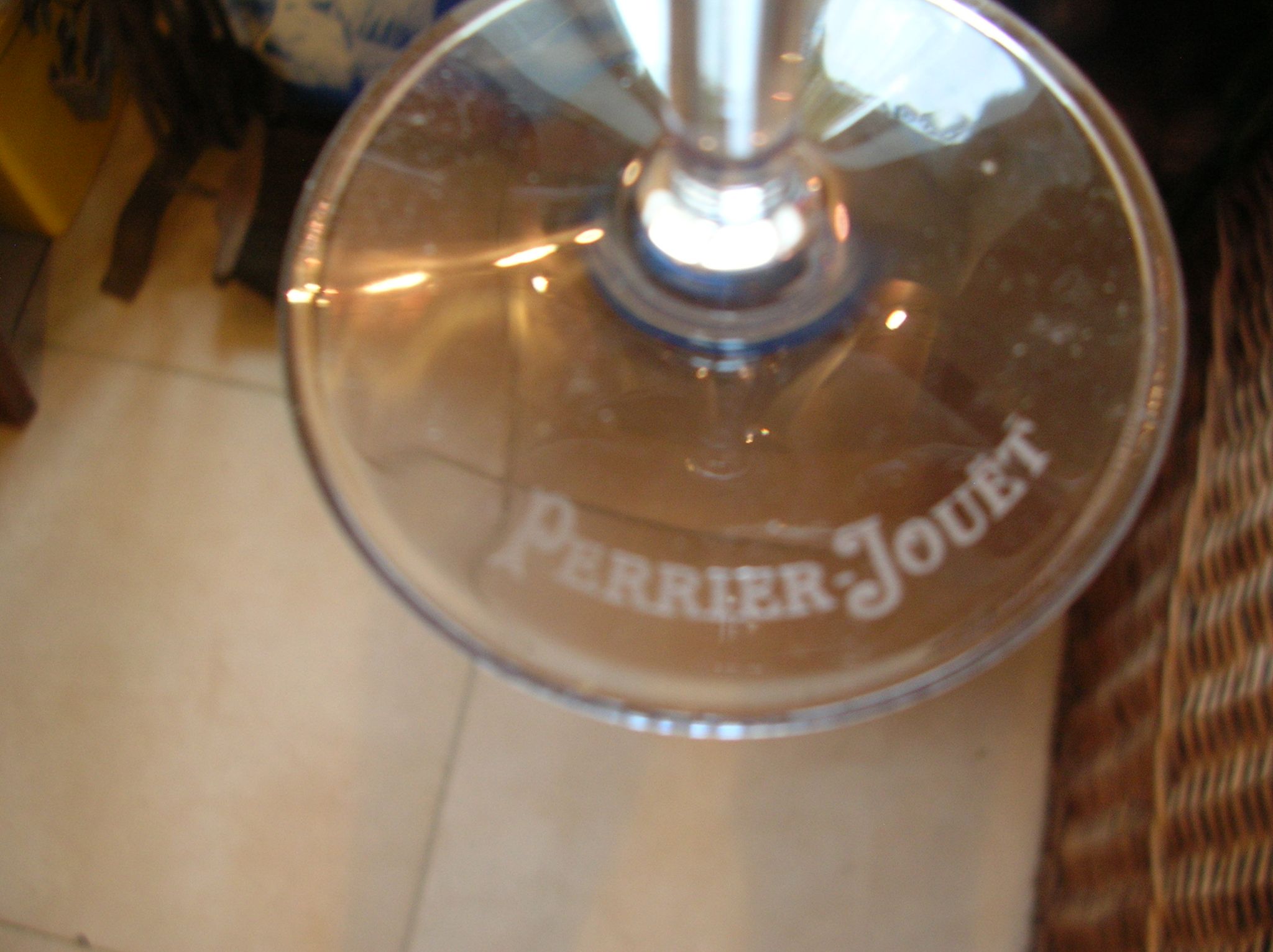 Service 6 flutes in champagne Perrier Jouët floral decoration tableware deco party