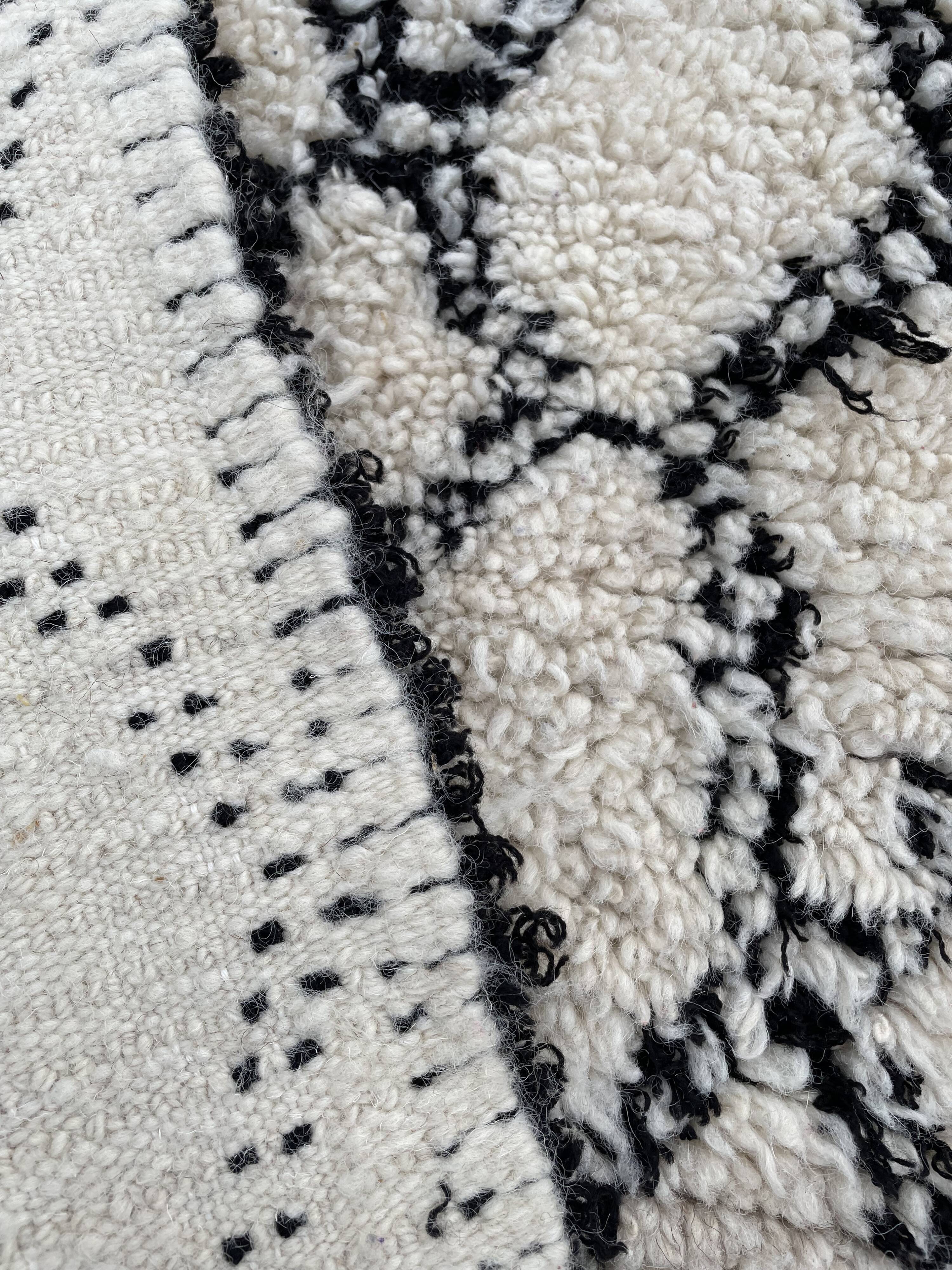 Carpet berbere beni ouarain 115x200 cm