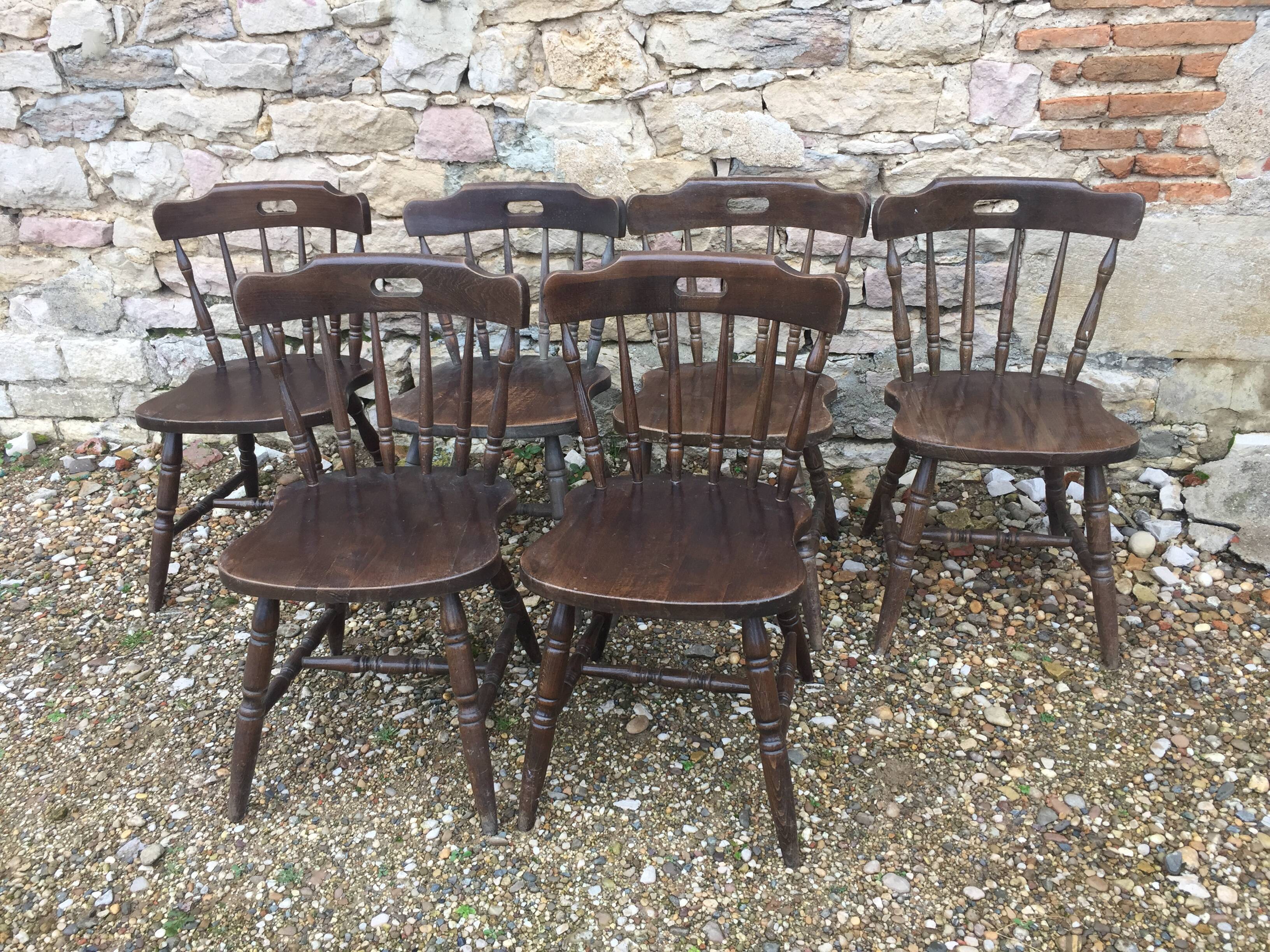 6 Windsor chairs