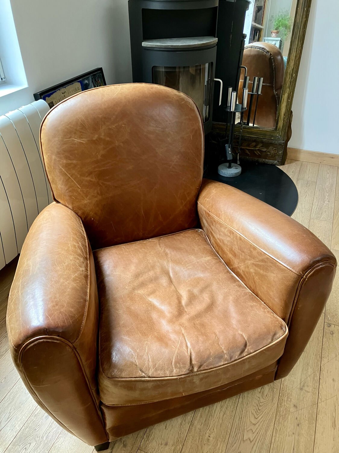 Club leather armchair