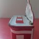 Matchbox in enamelled sheet metal Art Deco white/red