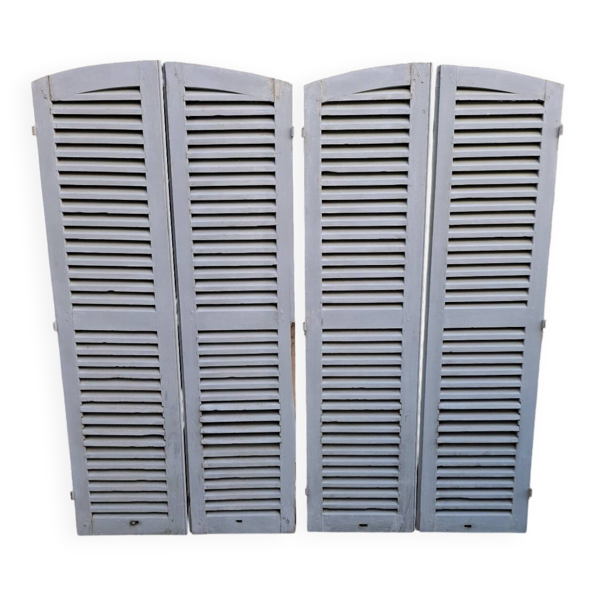 Louvered shutters
