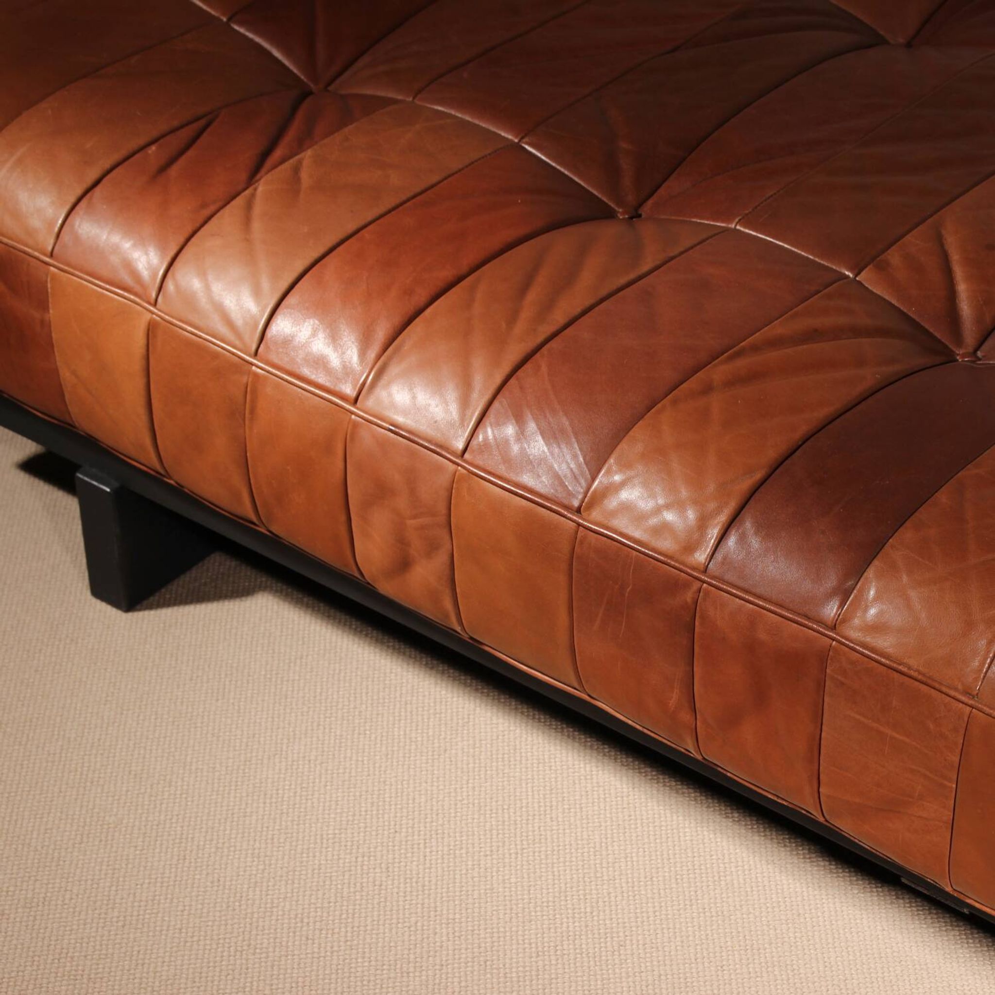 Lit de jour 'DS-80' en cuir patchwork cognac par De Sede, Suisse