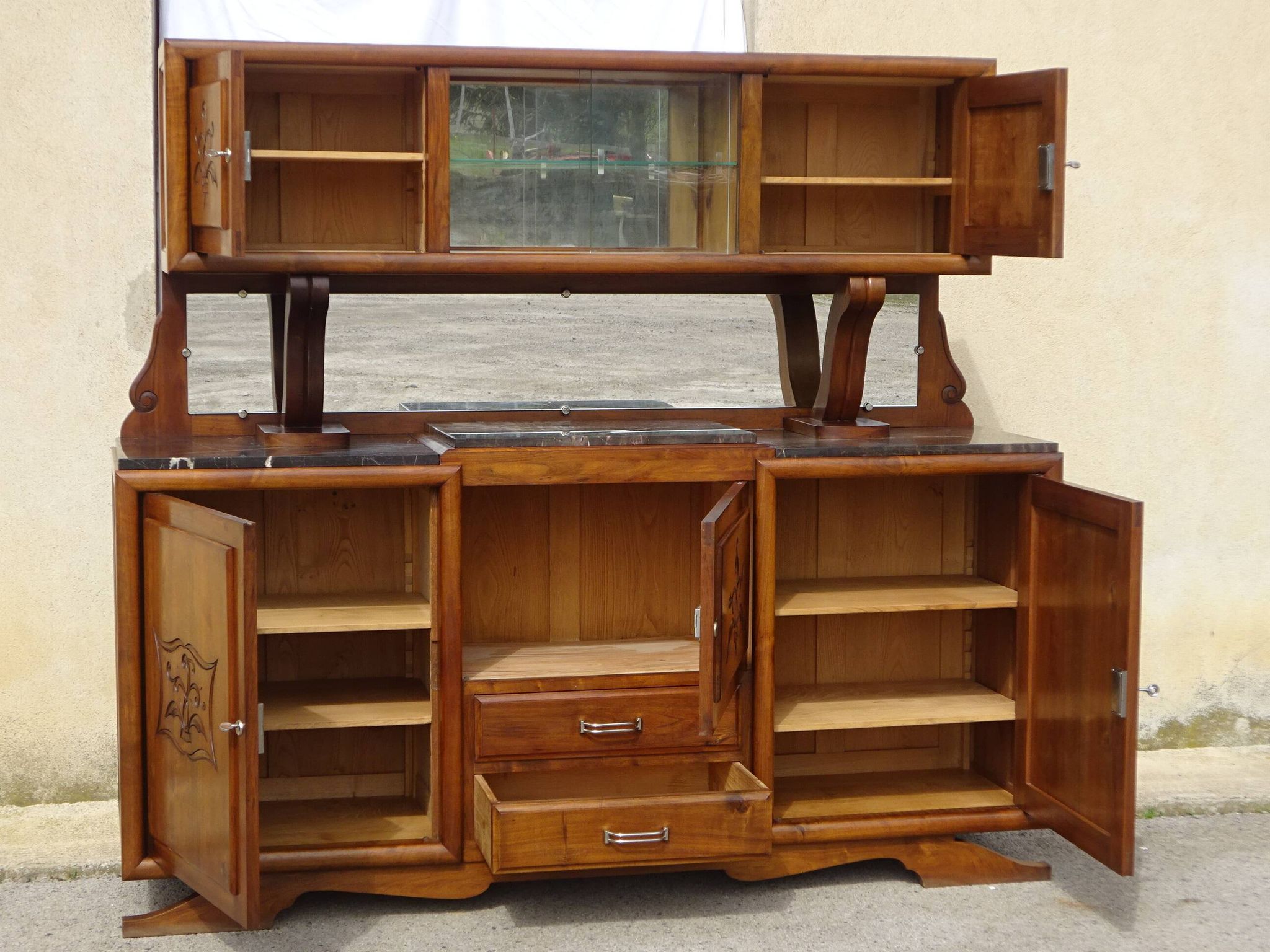 Grand buffet 2 corps en noyer et marbre