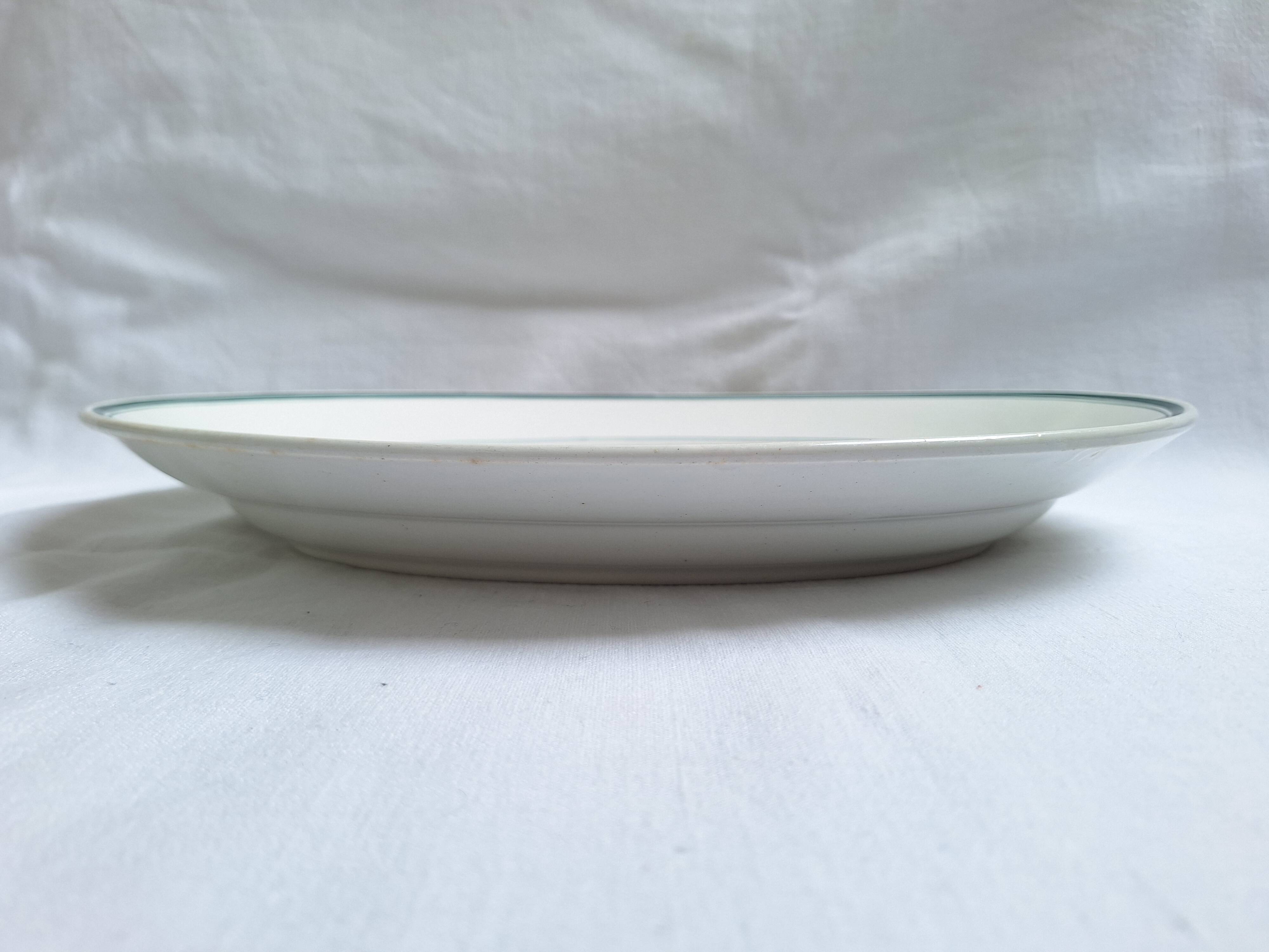 Green oval shallow dish Moulin des Loups