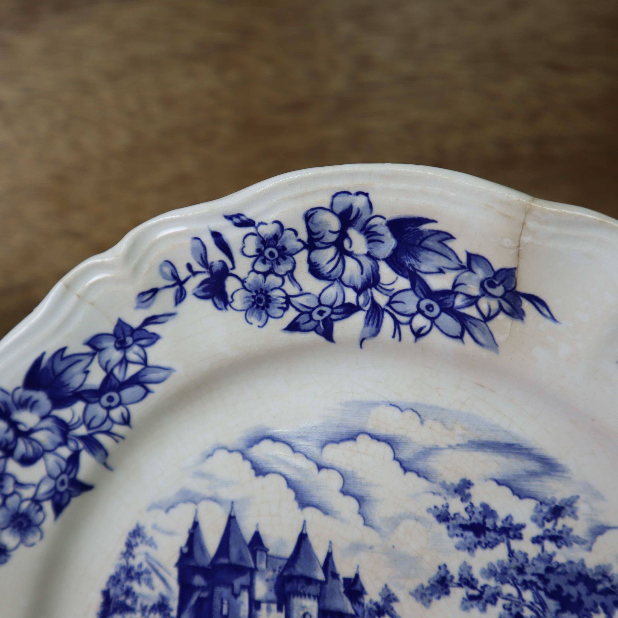 4 vintage Sarreguemines Castle model dessert plates