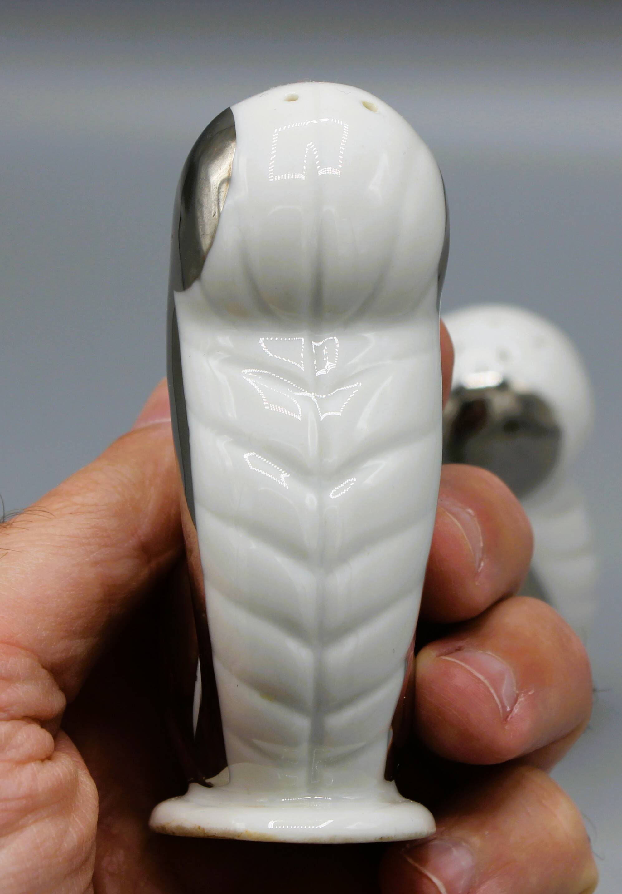 Ancienne paire de saliere sel poivre ecureil art deco porcelaine limoges 19