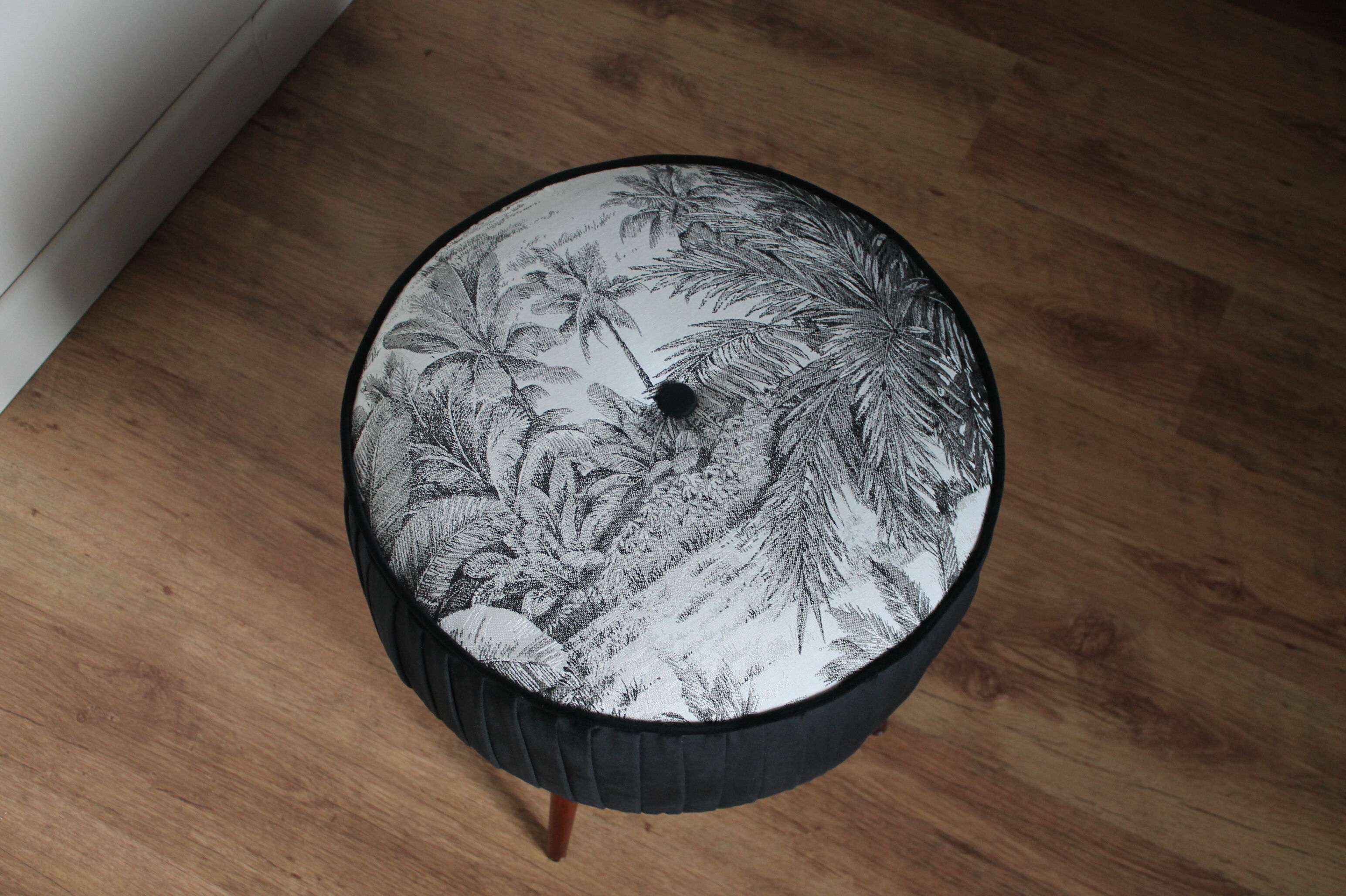Footrest, jungle fabric, compass feet, 50/60's