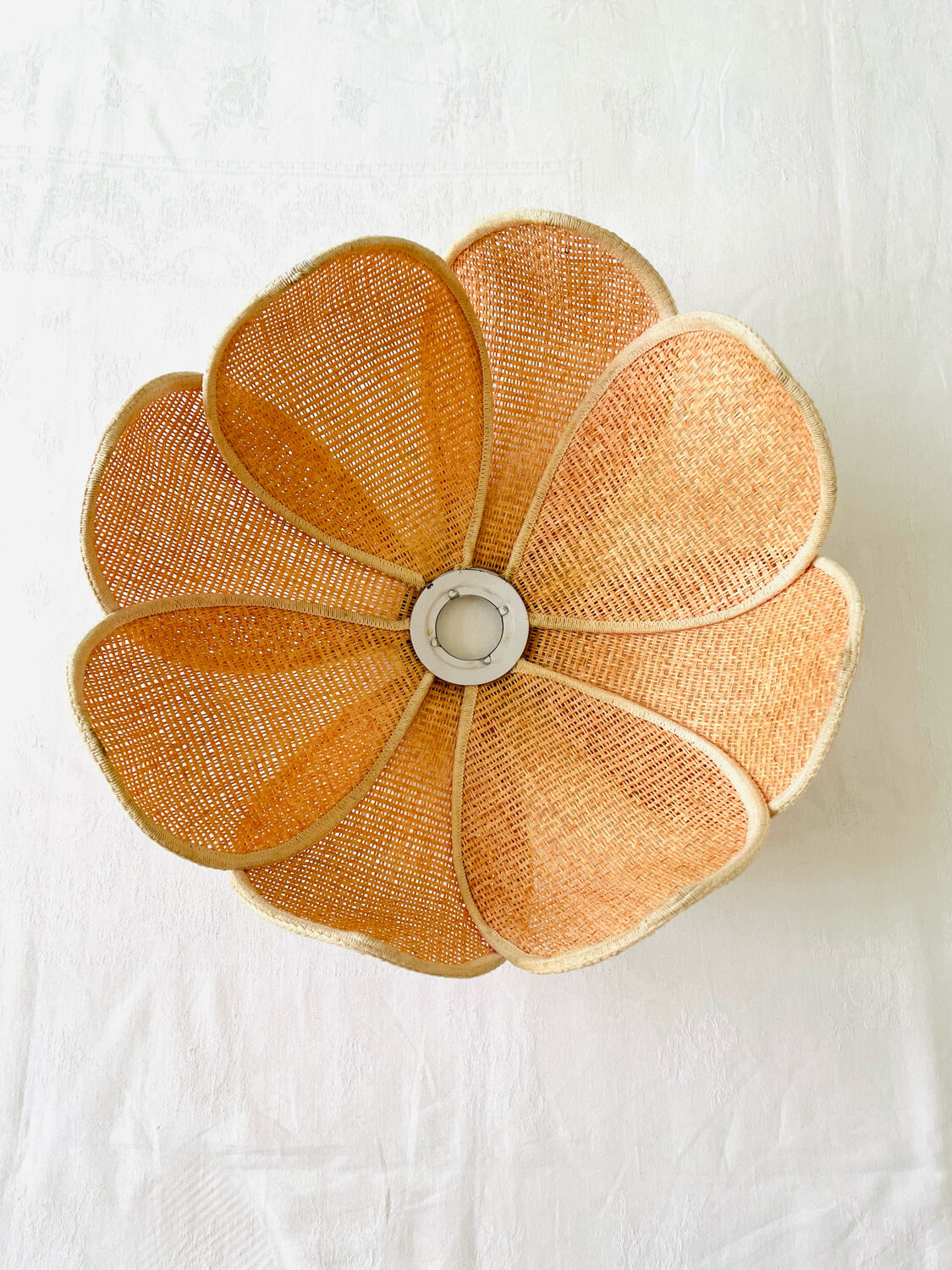 Abat-jour suspension forme fleur paille vintage