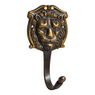 Lion hook