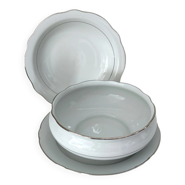 3 round white porcelain plates