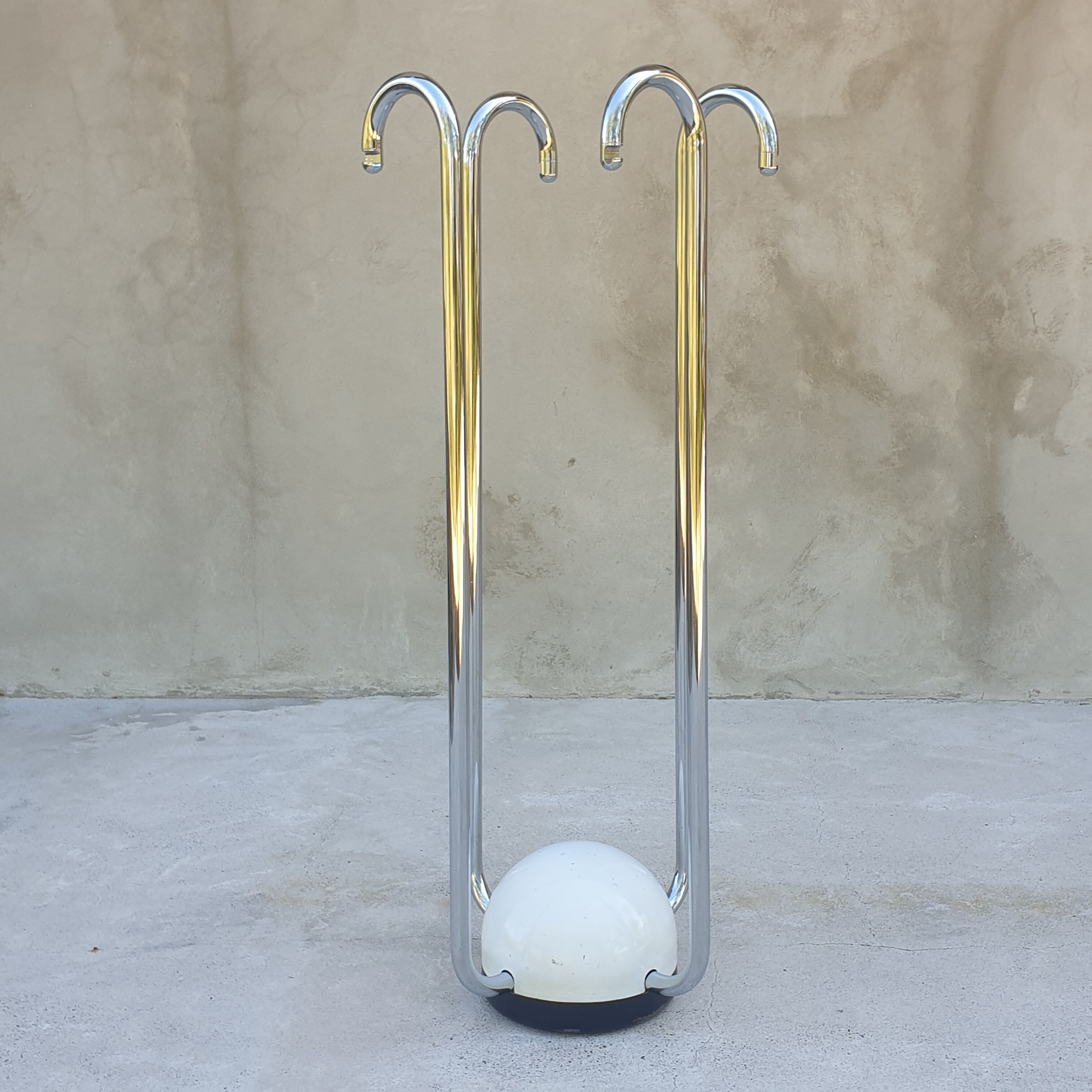 Clothes stand by Gianfranco Frattini for Bernini, 1963