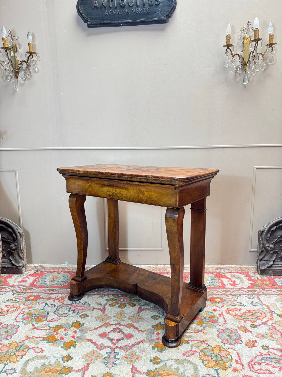 Console in flamed walnut from the louis philippe period, 19th century