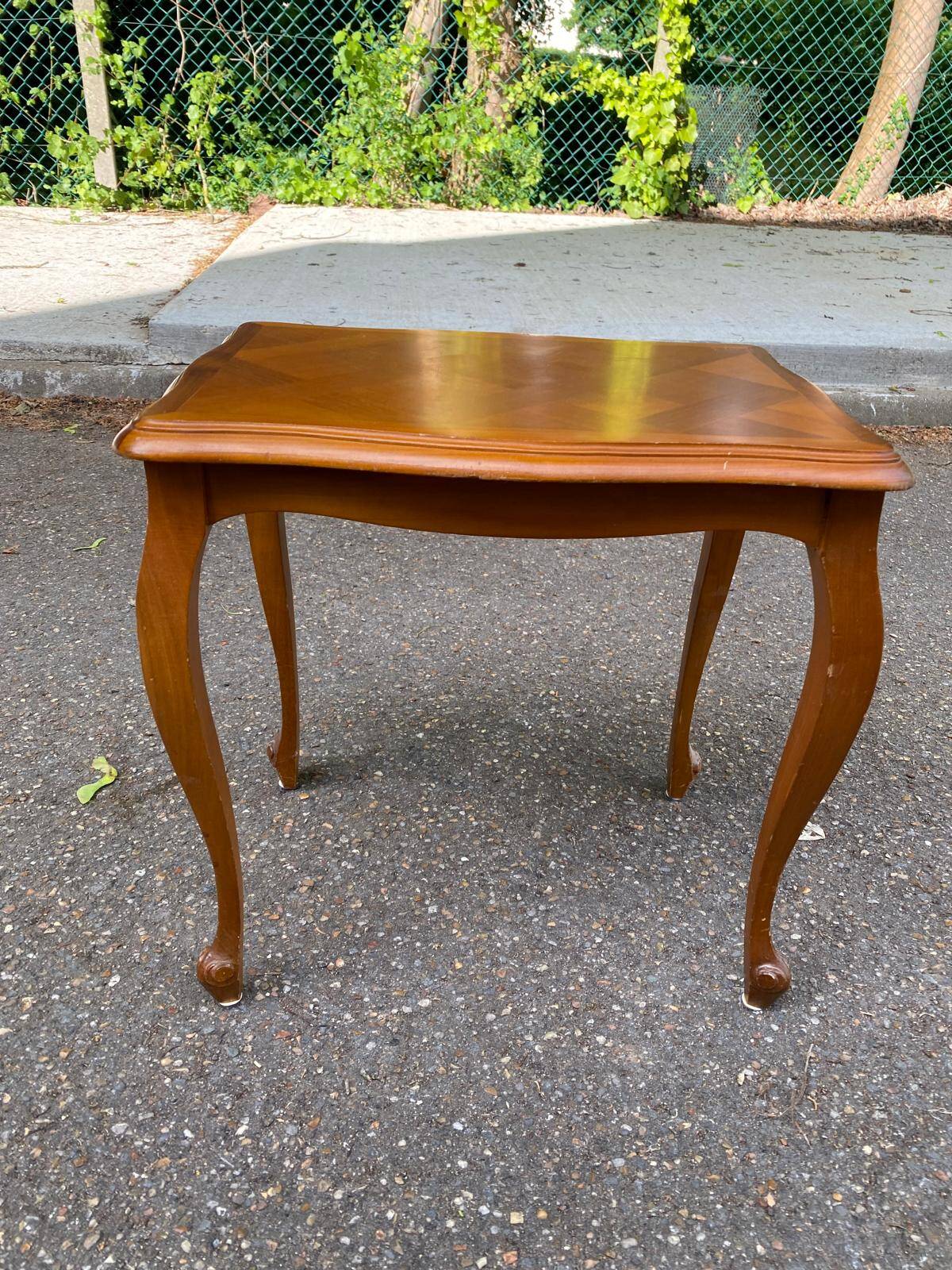 Louis XV coffee table in solid wood and marquetry