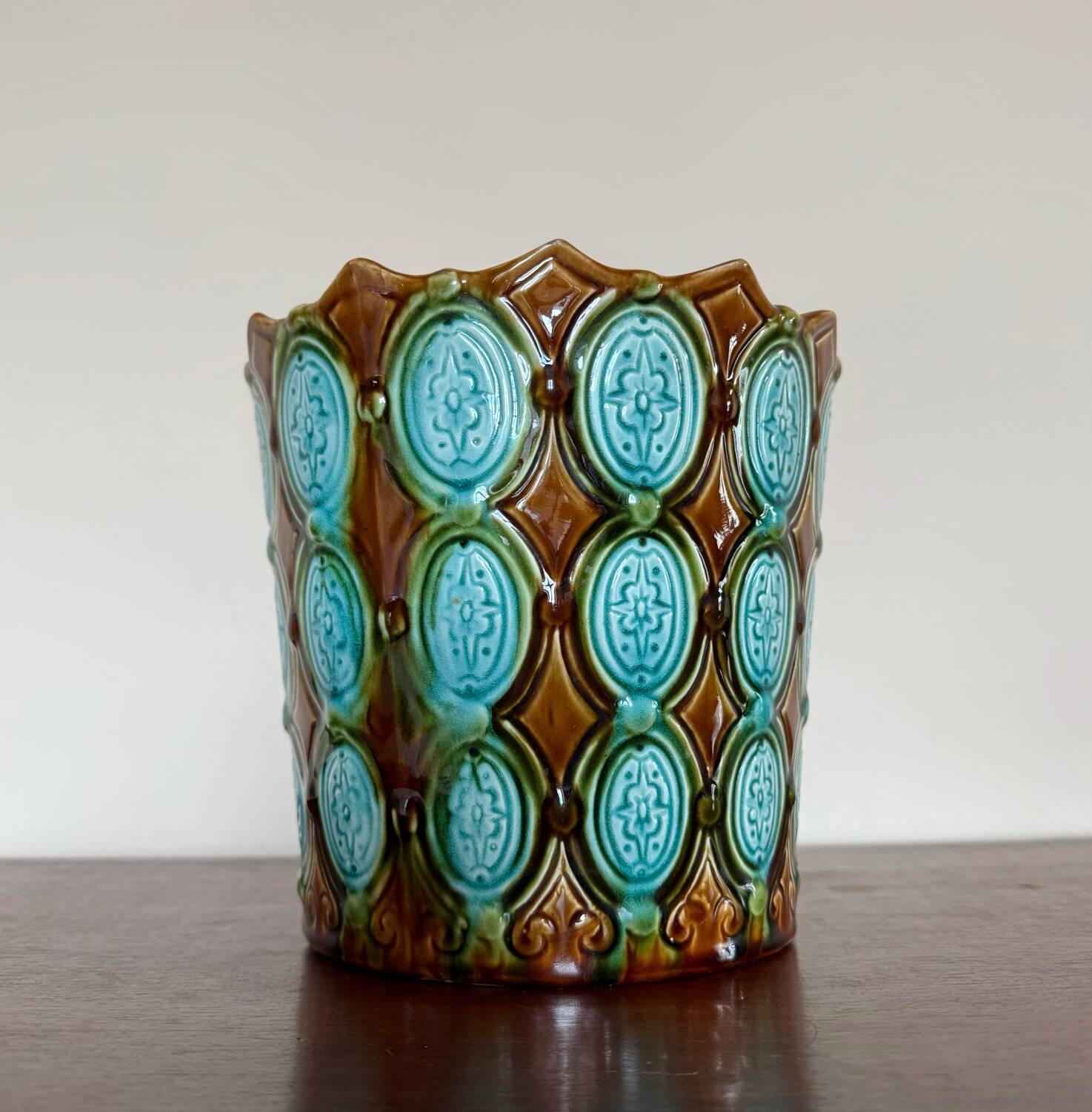 Art Deco barbotine cachepot
