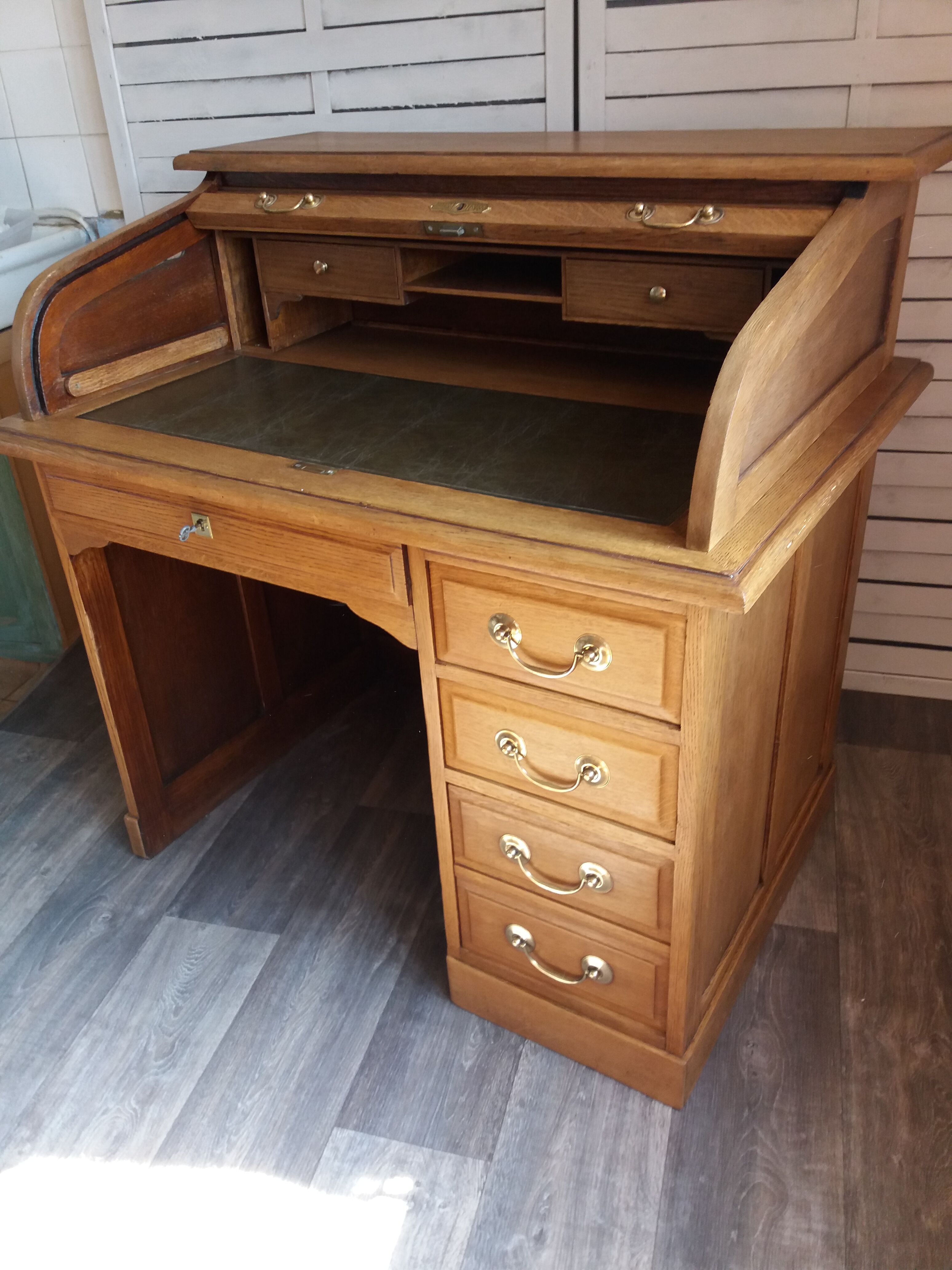Rare american office desk by Gradiam brand  1930