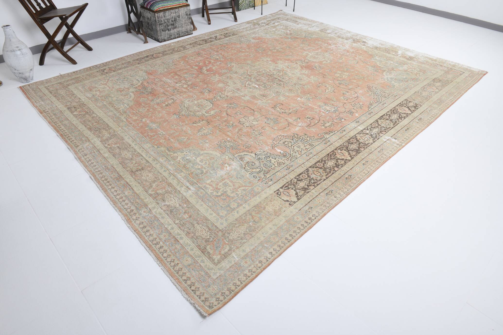 9x12 Oversize Persian Rug, 284x357Cm