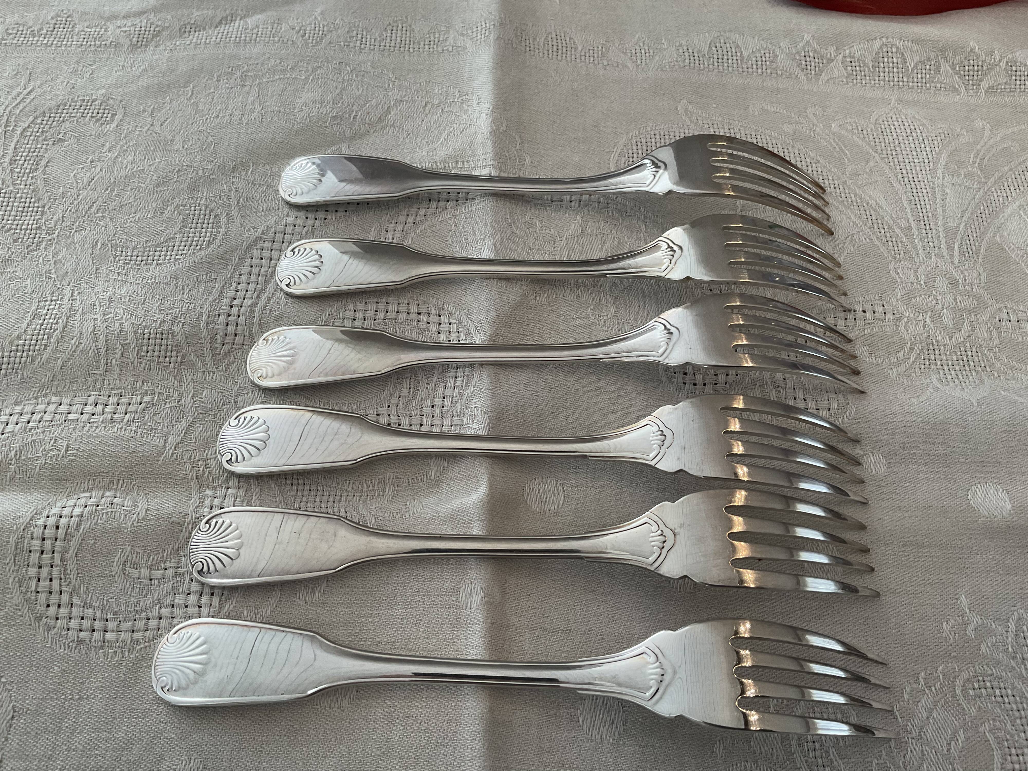 Set de 12 couverts à poissons Christofle modèle Vendome Coquille